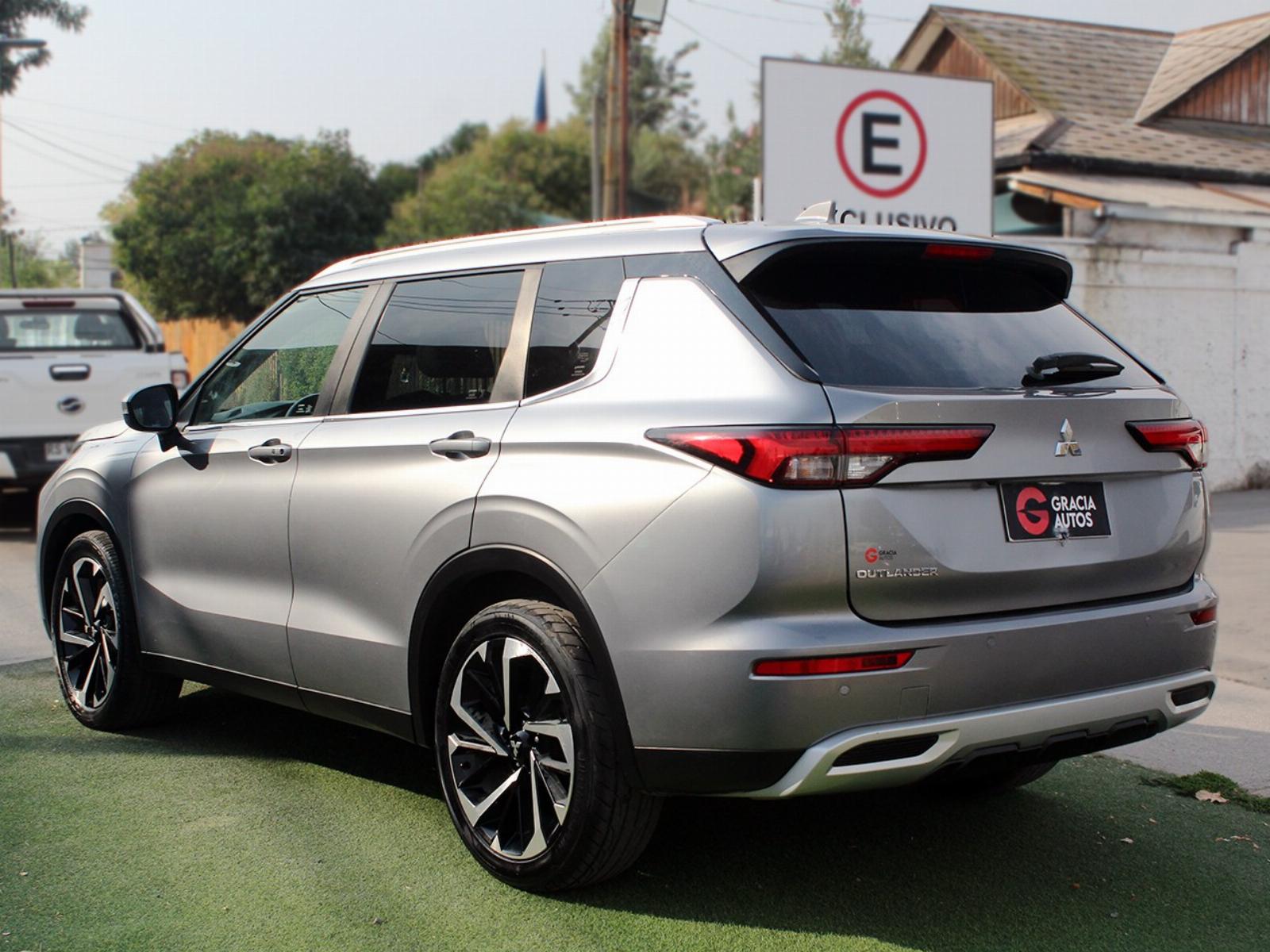 MITSUBISHI OUTLANDER GLS 4X4 2.5 AT 2023 - Imagen 6 de 8