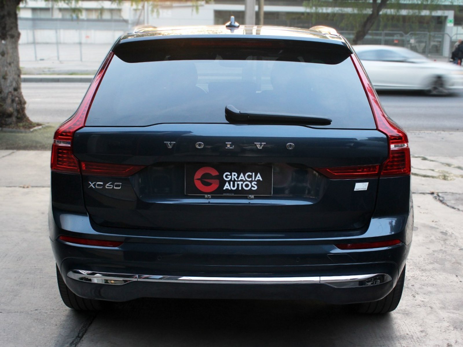 VOLVO XC60 T8 RECHARGE AWD 2.0 INSCRIPTION 2022 - Imagen 5 de 10