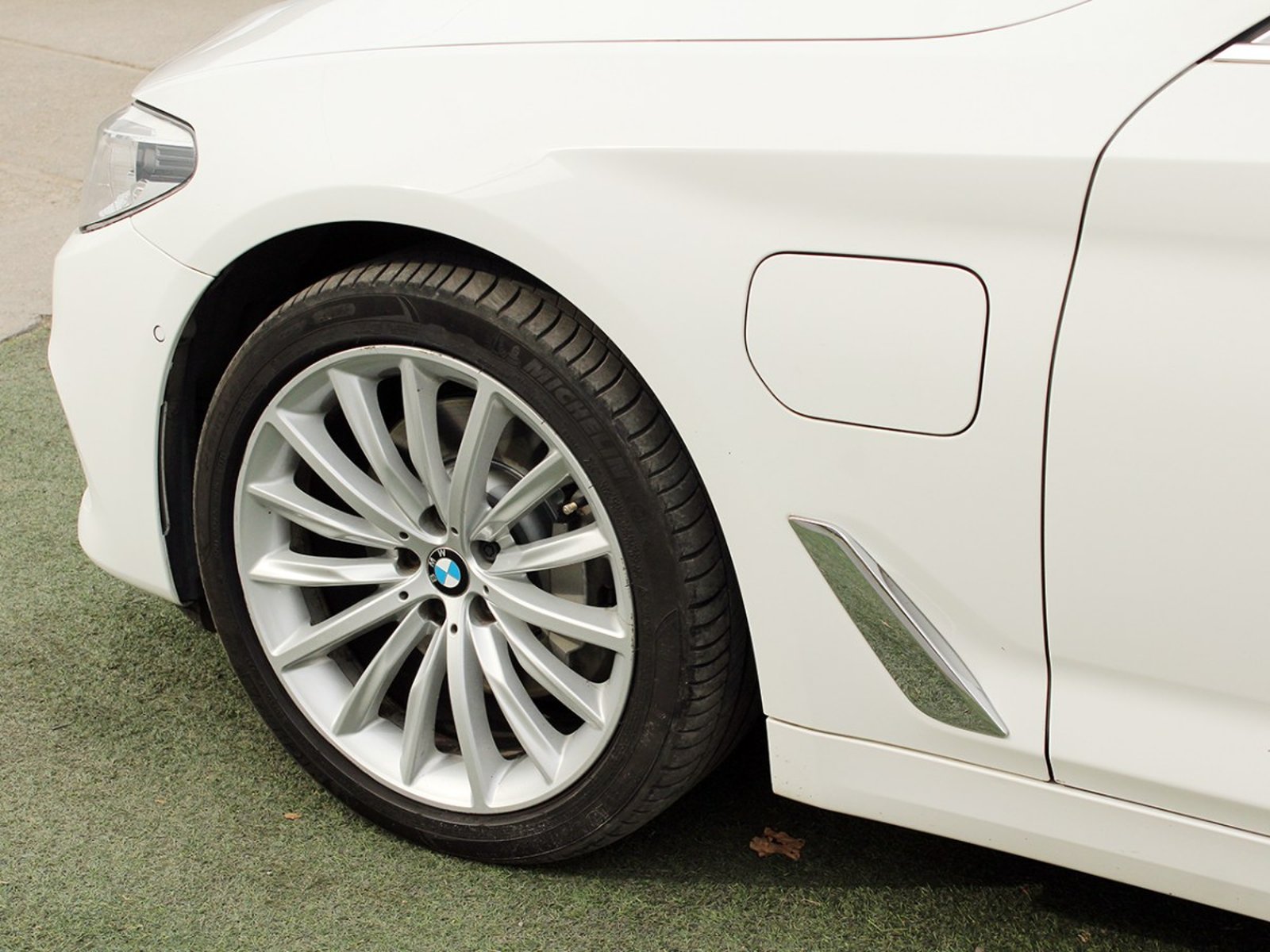 BMW 530 E iPERFORMANCE LUXURY HIBRIDO 2021 - Imagen 8 de 10