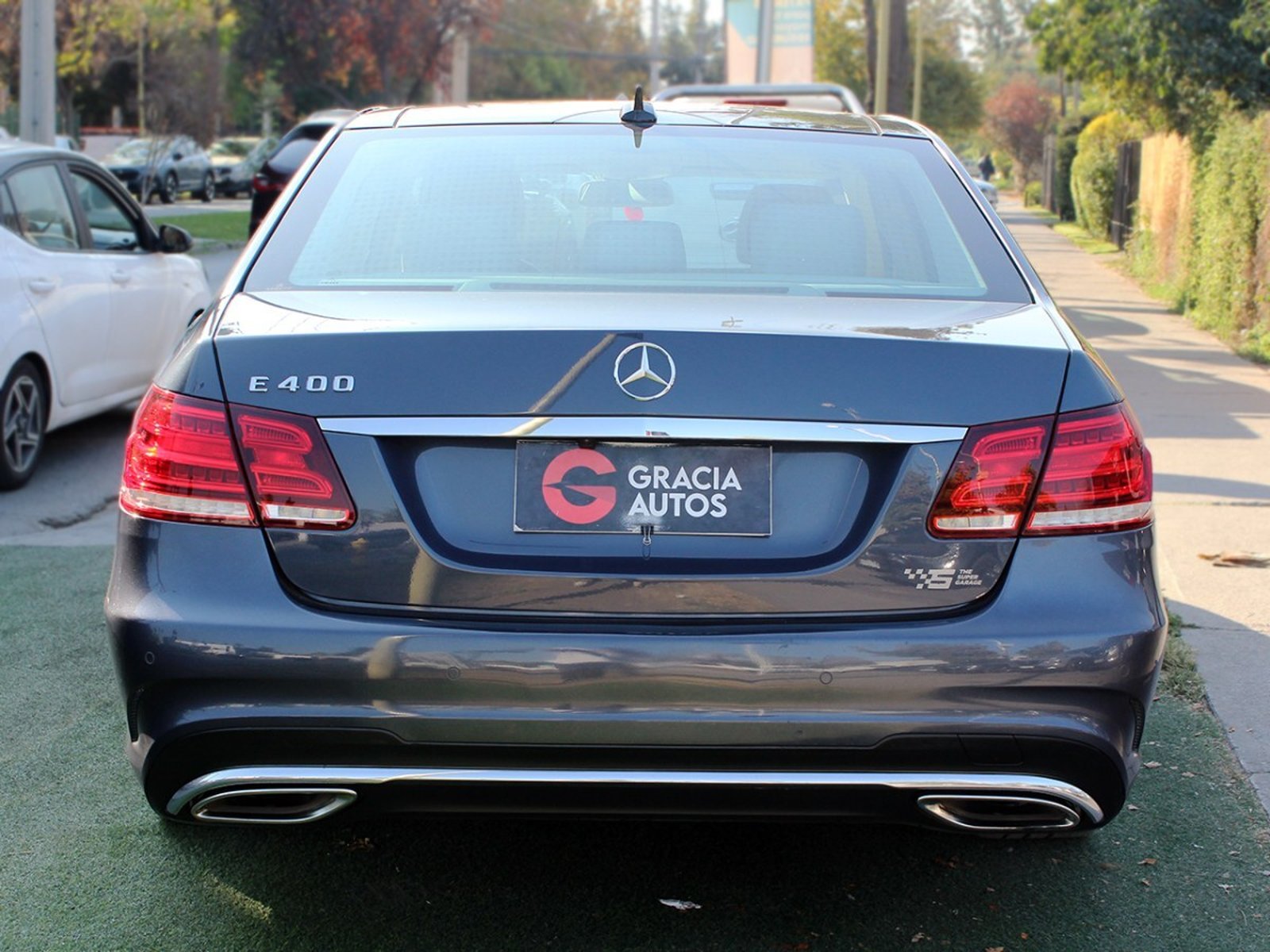 Mercedes-Benz E400 AVANTGARDE 2014 - Foto 5 de 10