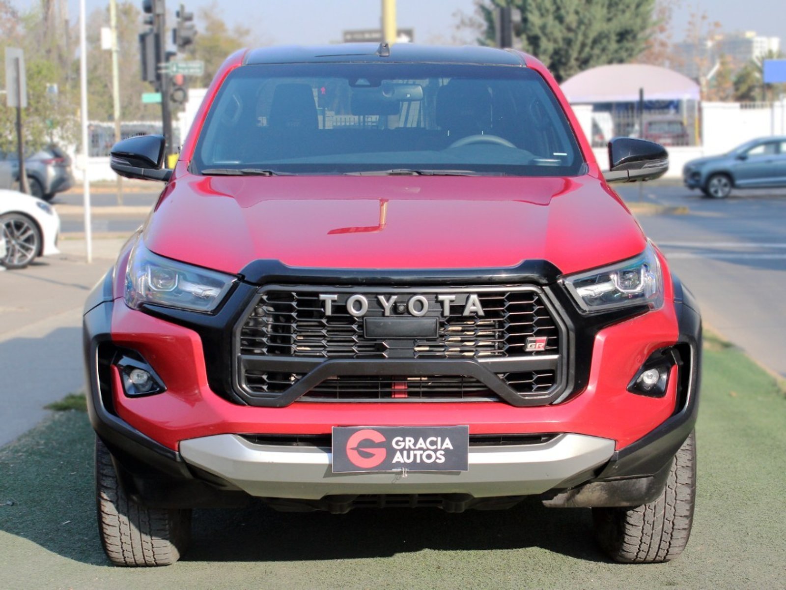 Toyota HILUX 2.8 GR-S DIESEL 4X4 AT 2024 - Foto 2 de 10