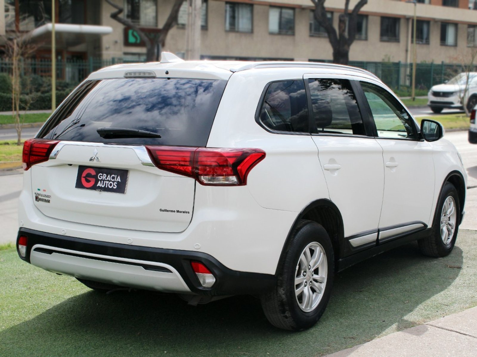 Mitsubishi OUTLANDER 2.0 4X2 AT 5P 2020 - Foto 4 de 10