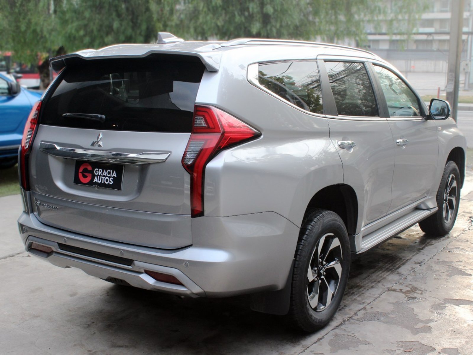 MITSUBISHI MONTERO SPORT 3.0 2WD AT 2025 - Imagen 4 de 10