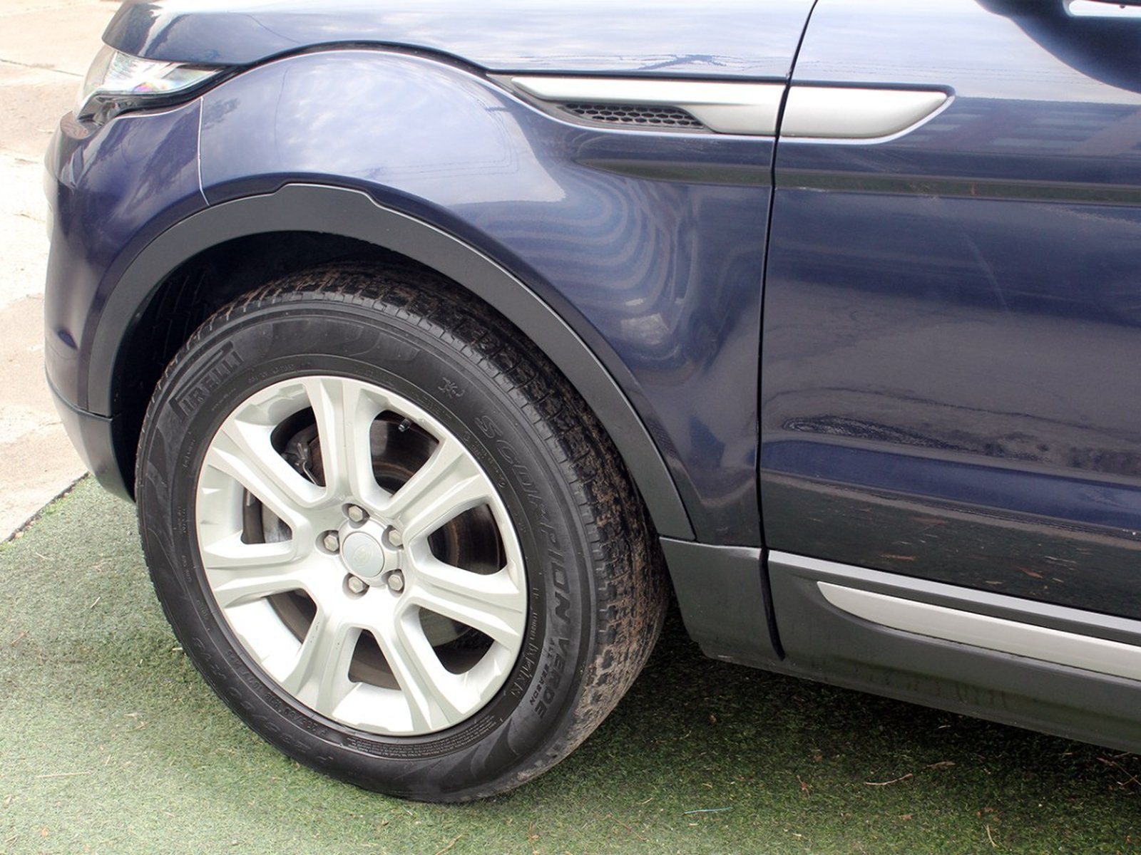 Land Rover RANGE ROVER EVOQUE 2.0 PURE 4X4 TECHO PANORAMICO 2019 - Imagen 8 de 10