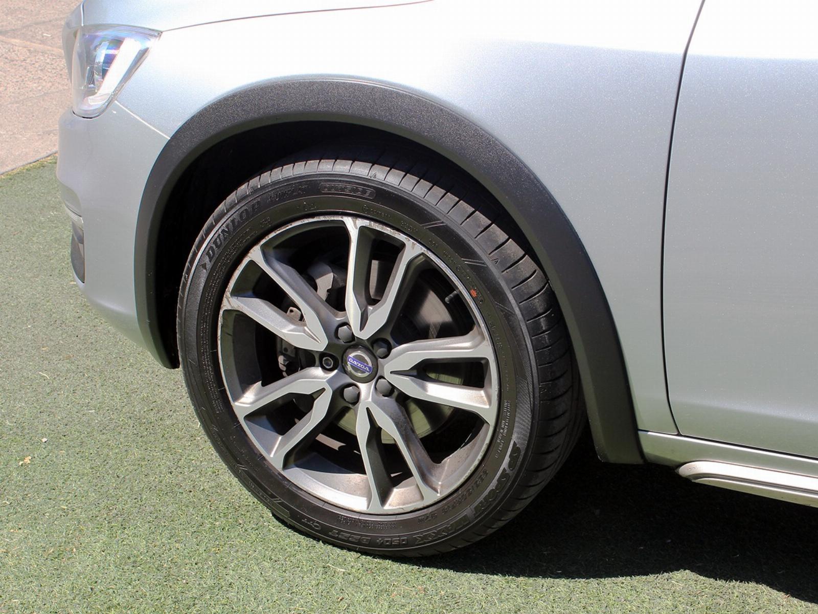 VOLVO V60 CC D4 COMFORT AWD 2.4 2017 - Imagen 8 de 8