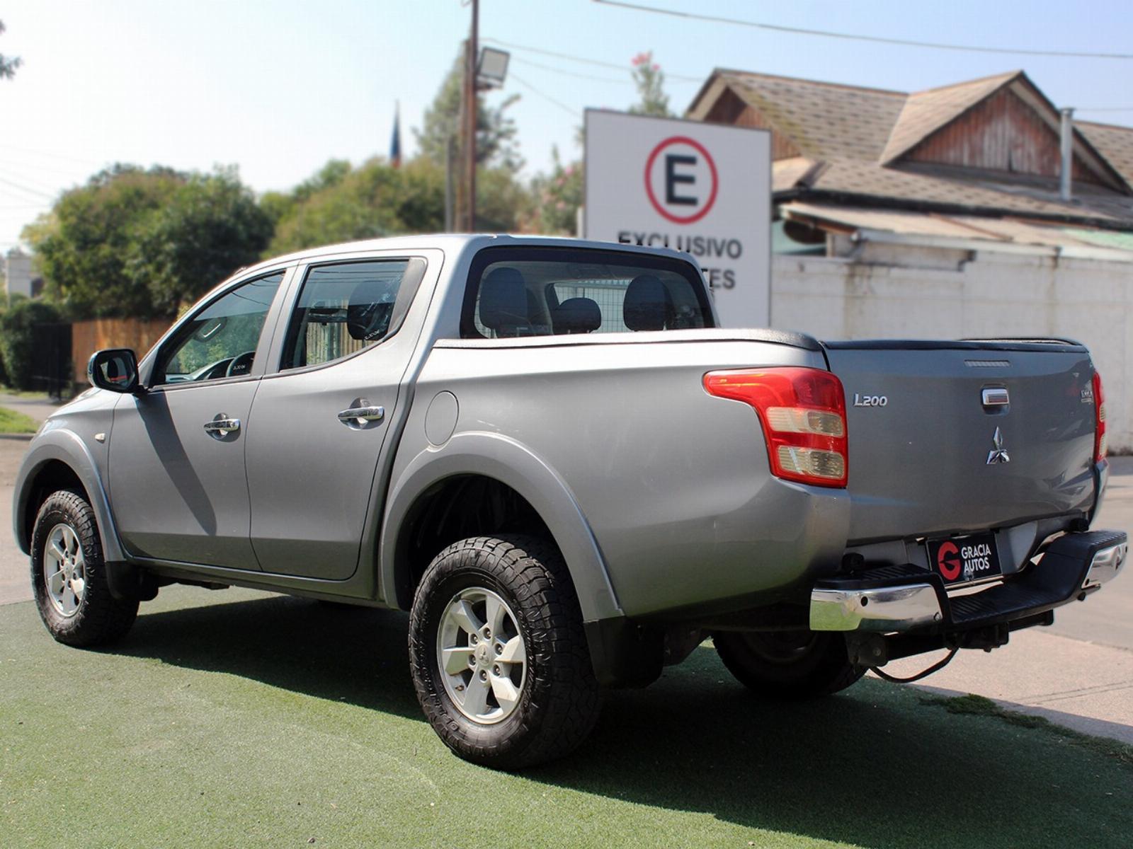 MITSUBISHI L200 KATANA CR 2.4 2017 - Imagen 6 de 8