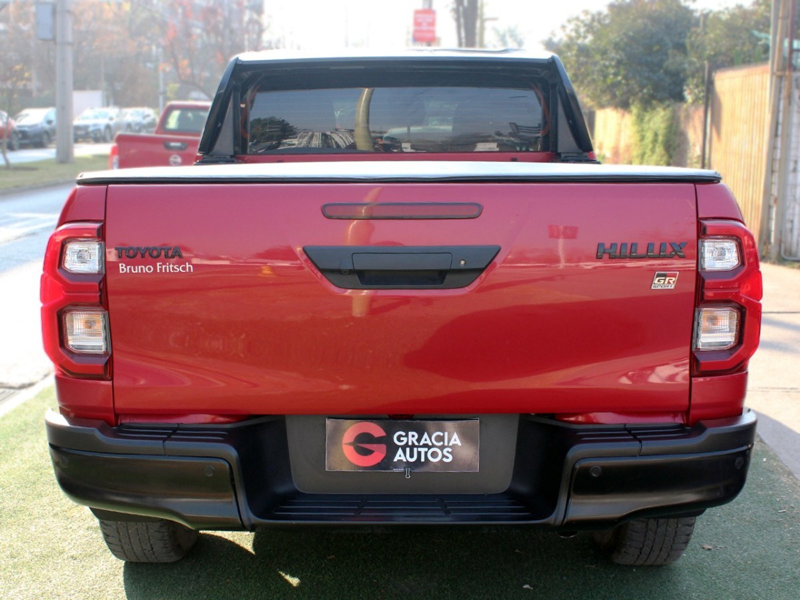 TOYOTA HILUX 2.8 GR-S DIESEL 4X4 AT 2024 - Imagen 6 de 10