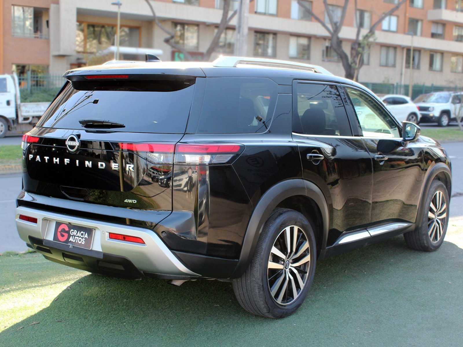 Nissan PATHFINDER 4X4 3.5 AUT EXCLUSIVE 2024 - Foto 4 de 10