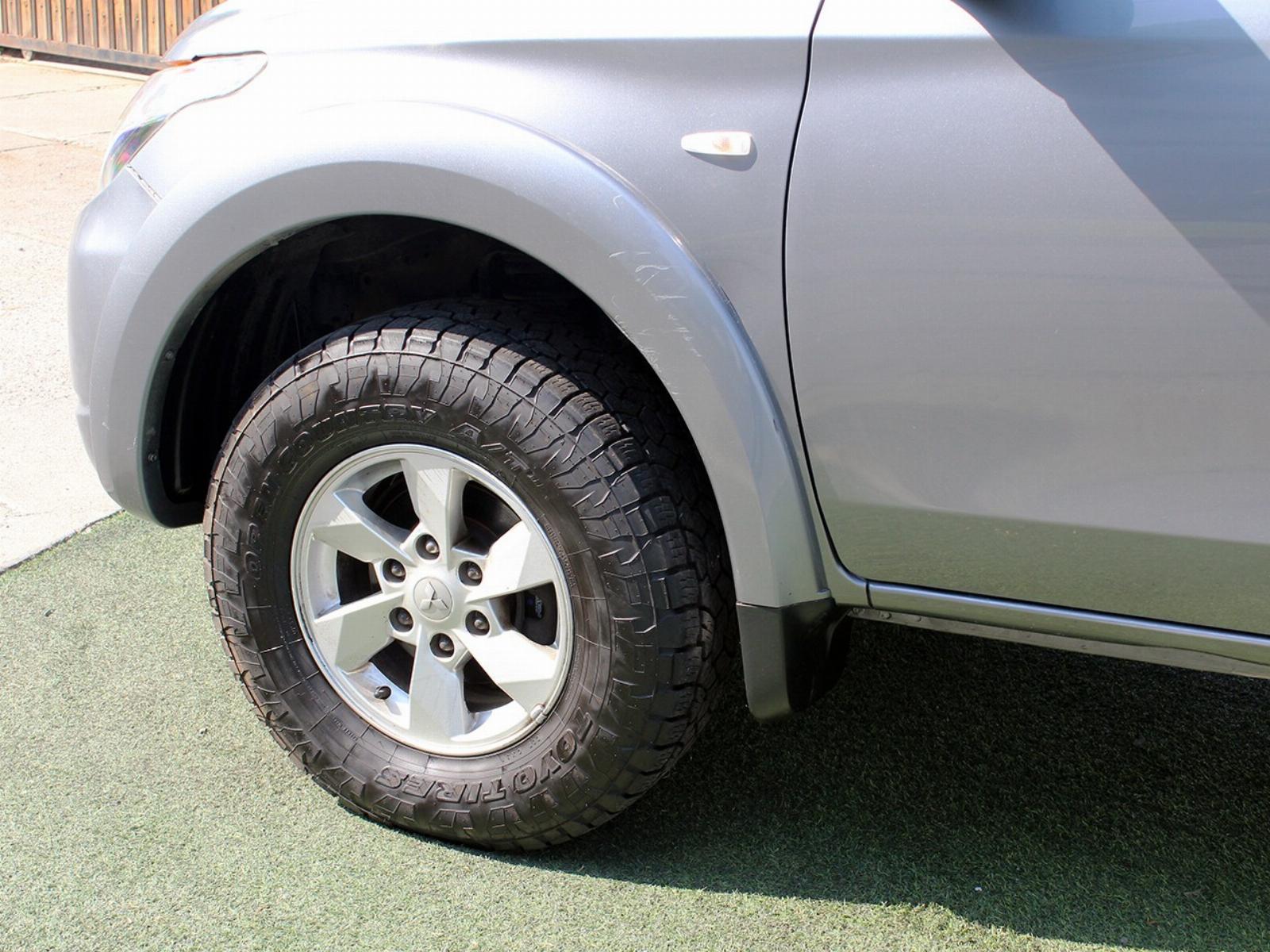 MITSUBISHI L200 KATANA CR 2.4 2017 - Imagen 8 de 8