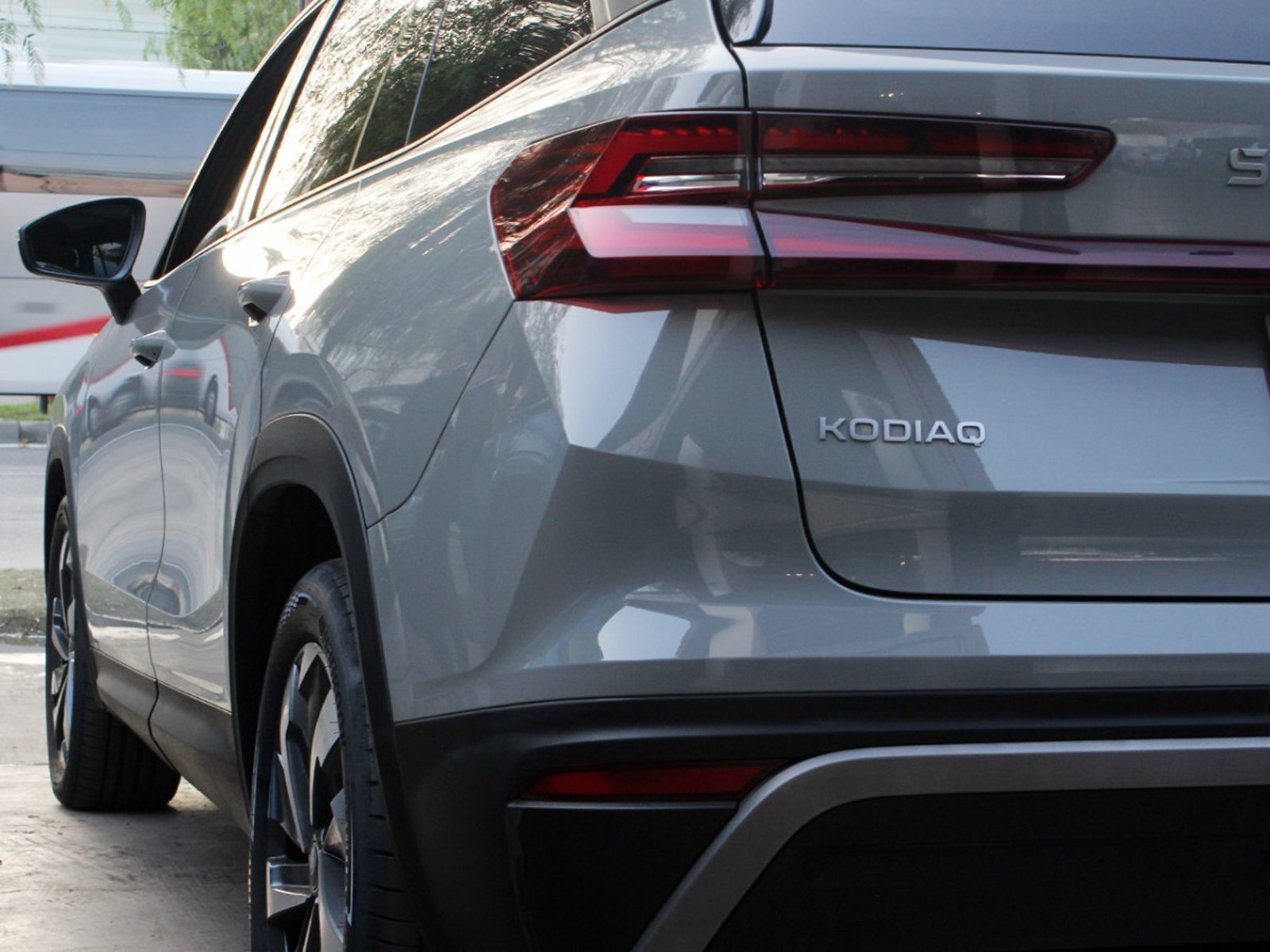 SKODA KODIAQ 2.0 TSI AUTO DESING 4WD 2025 - Imagen 7 de 10