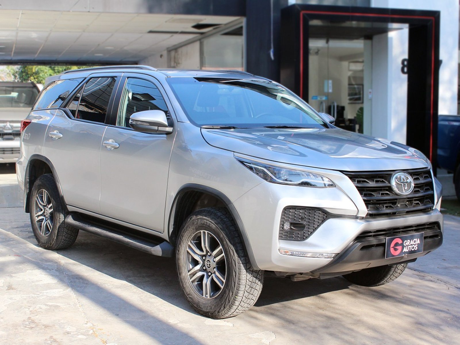 Toyota FORTUNER 2.7 SR5 4X2 AT 2025 - Foto 3 de 10