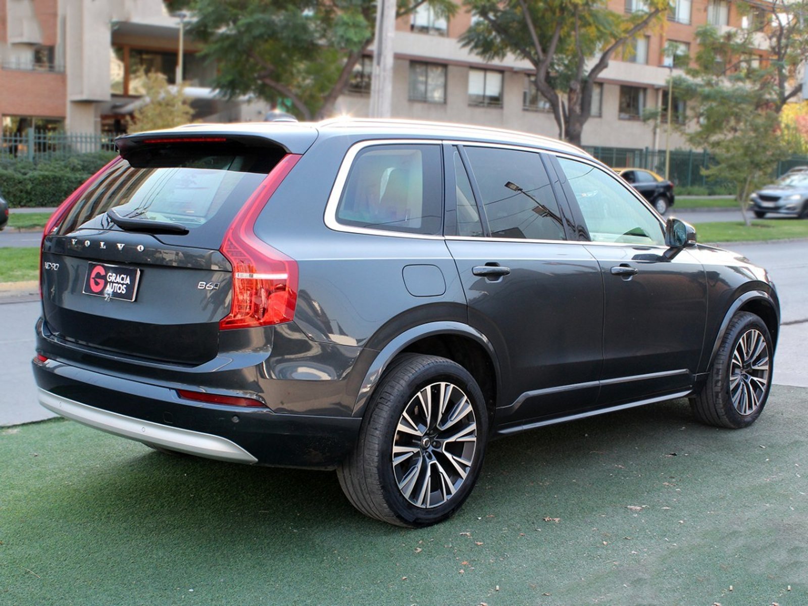 VOLVO XC90 II B6 MOMENTUM AWD 2.0 AUT PLUS 2022 - Imagen 4 de 10