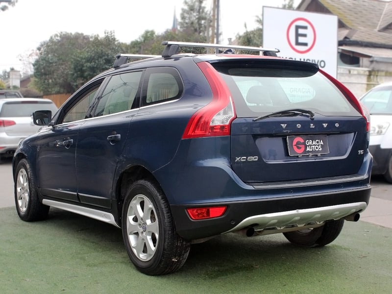 Volvo XC60 2.0 T5 PLUS 4X2 AT 5P 2013 - Imagen 6 de 10