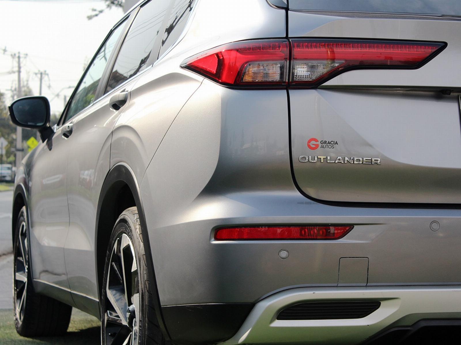 MITSUBISHI OUTLANDER GLS 4X4 2.5 AT 2023 - Imagen 7 de 8