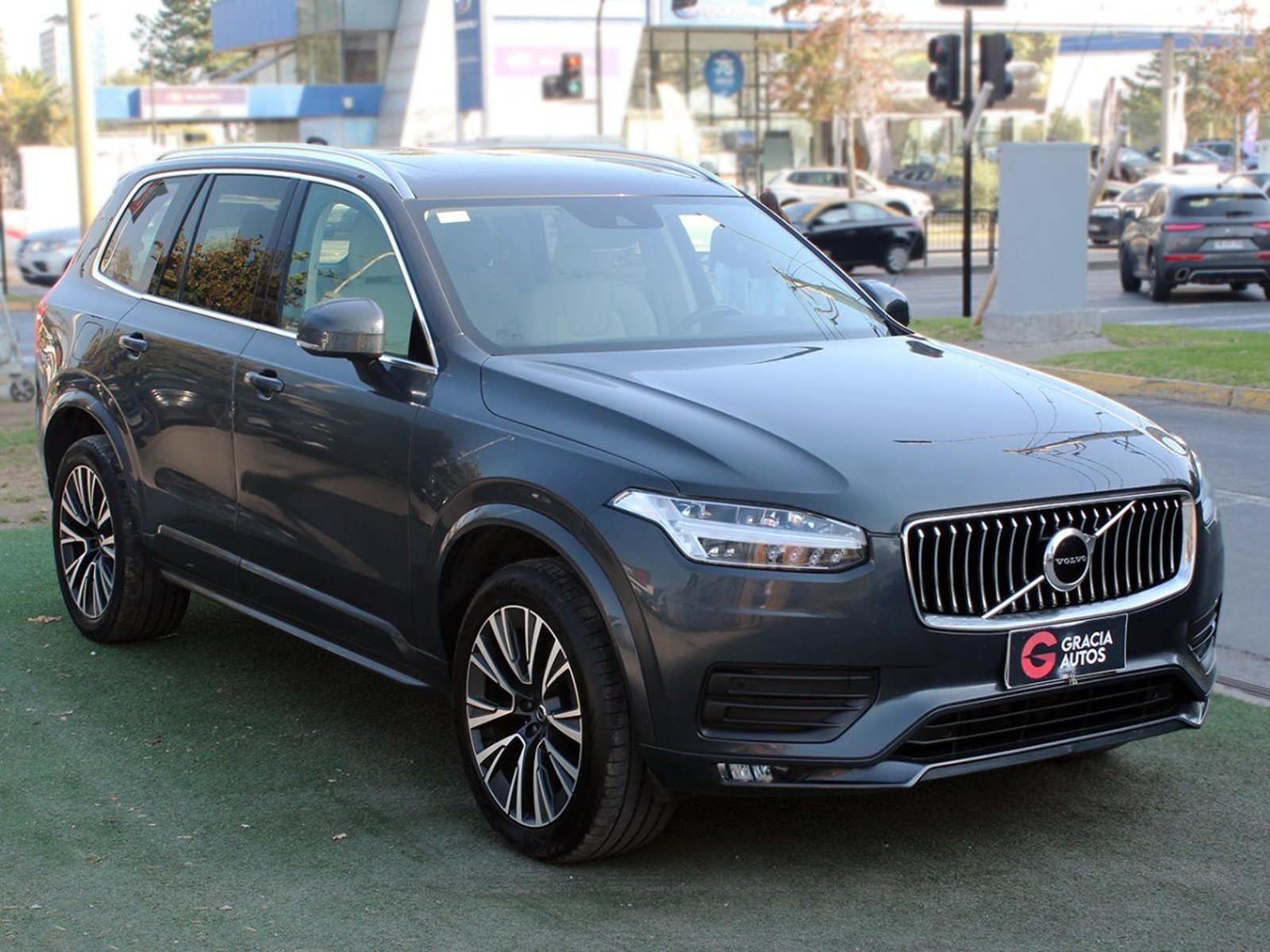 VOLVO XC90 II B6 MOMENTUM AWD 2.0 AUT PLUS 2022 - Imagen 3 de 10