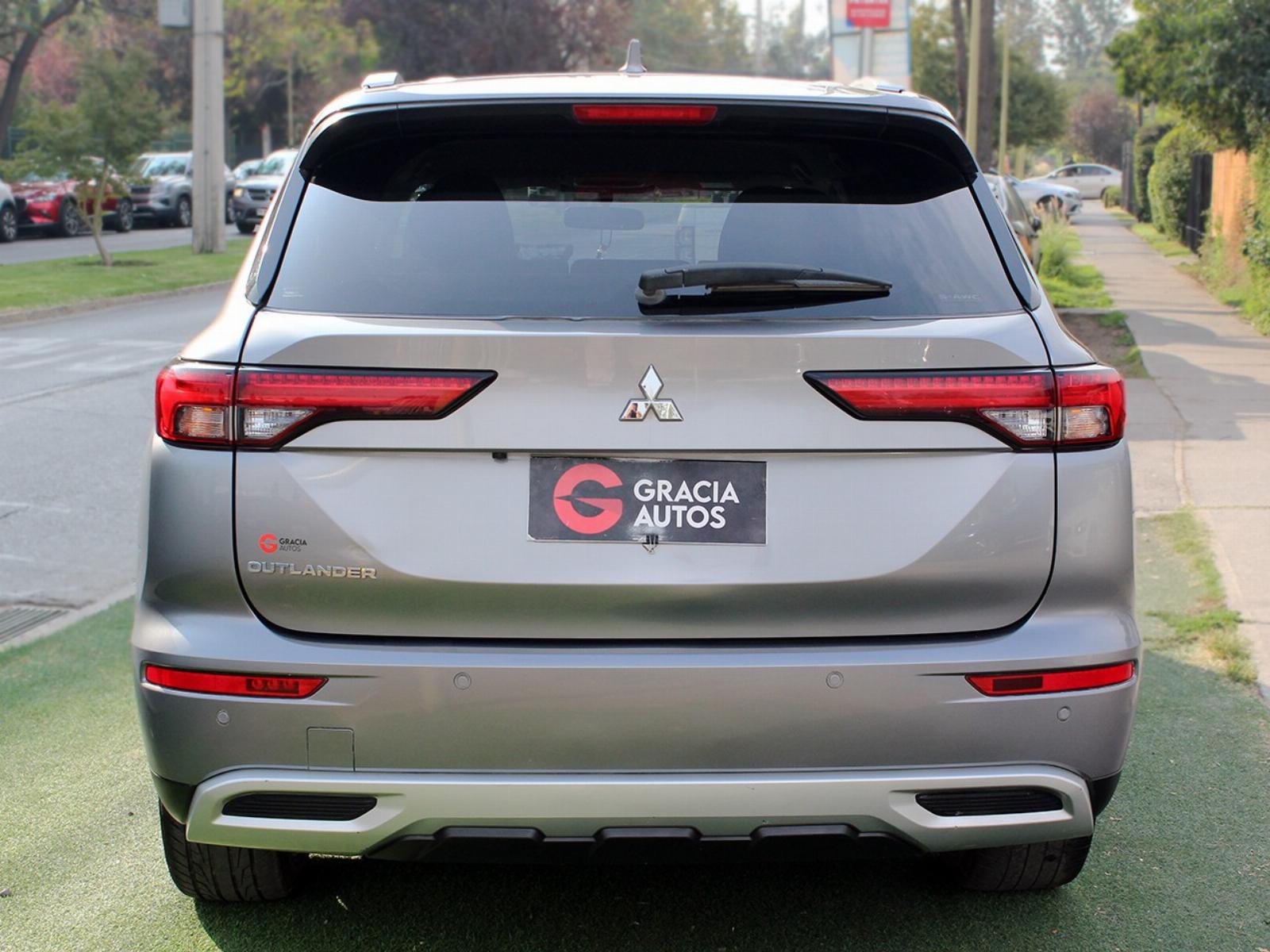 MITSUBISHI OUTLANDER GLS 4X4 2.5 AT 2023 - Imagen 5 de 8