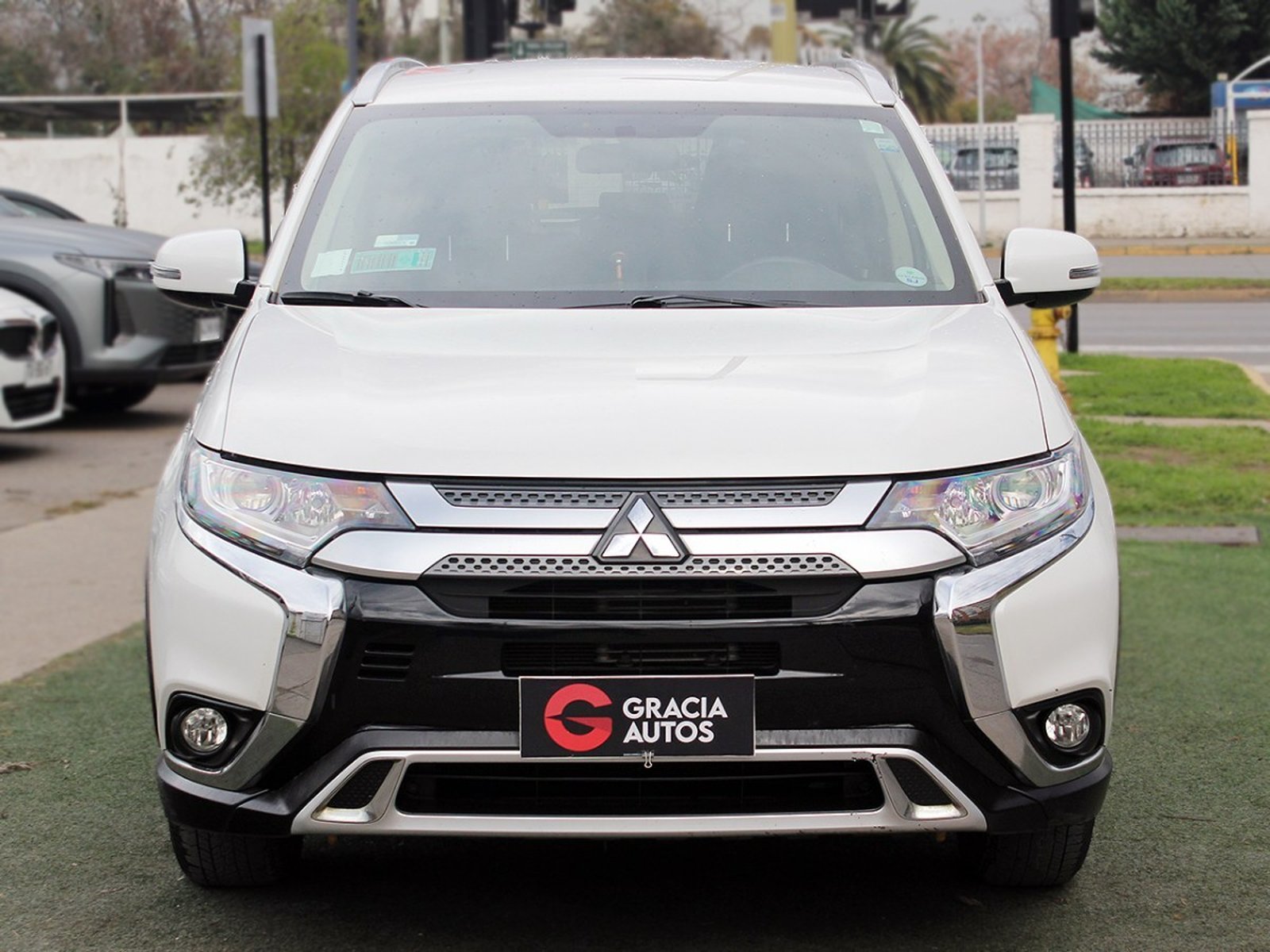 Mitsubishi OUTLANDER 2.0 4X2 AT 2021 - Foto 2 de 10