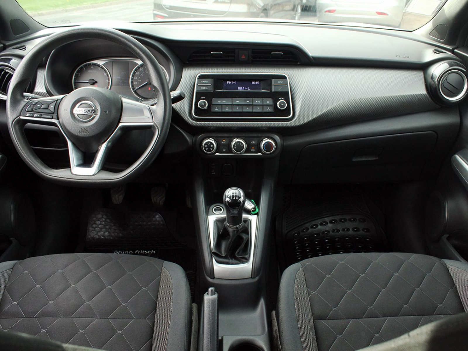 NISSAN KICKS SENSE MT 2020 - Imagen 9 de 10