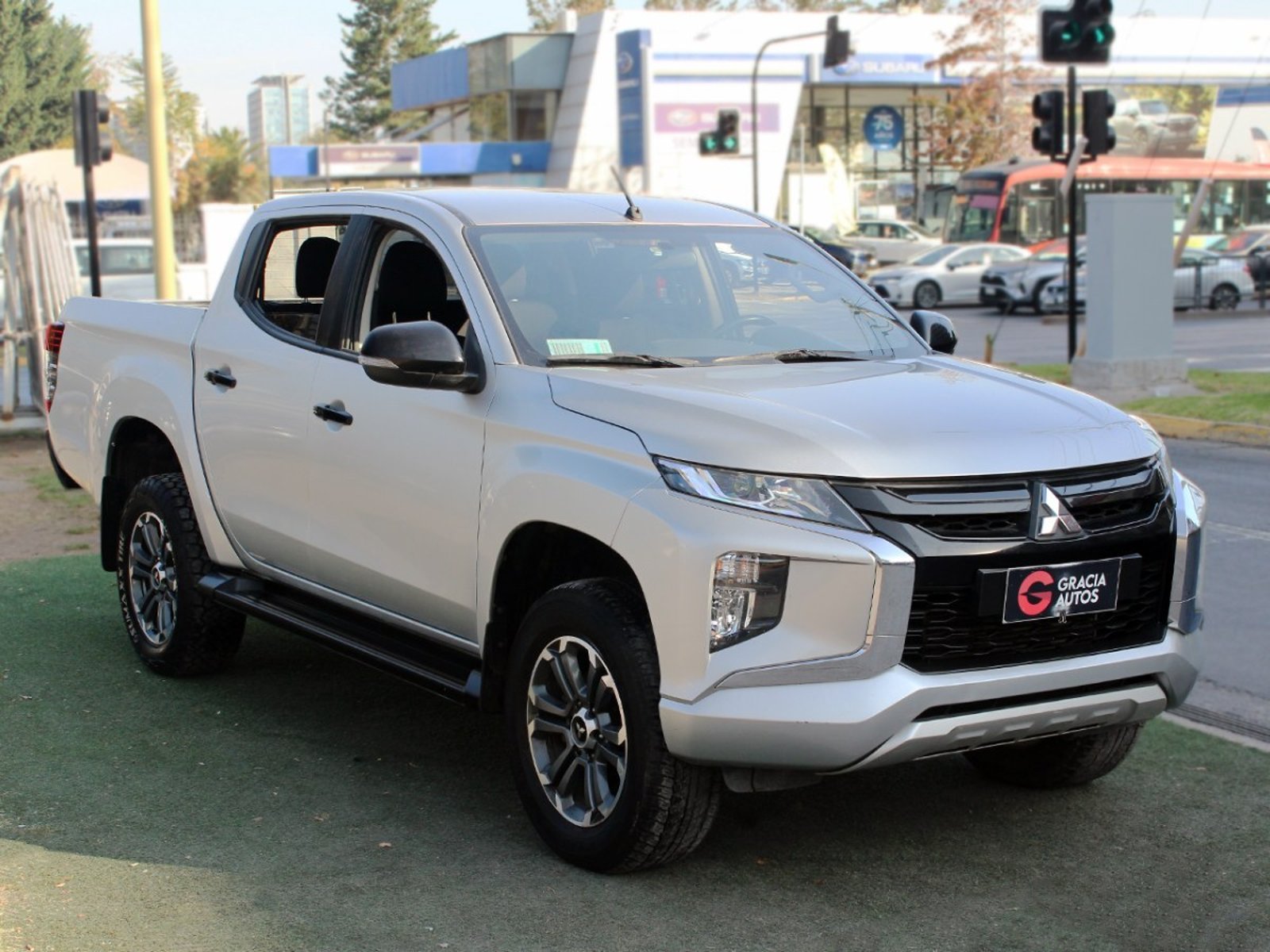 MITSUBISHI L200 DAKAR 2.4 AUT 4X4 2023 - Imagen 3 de 10