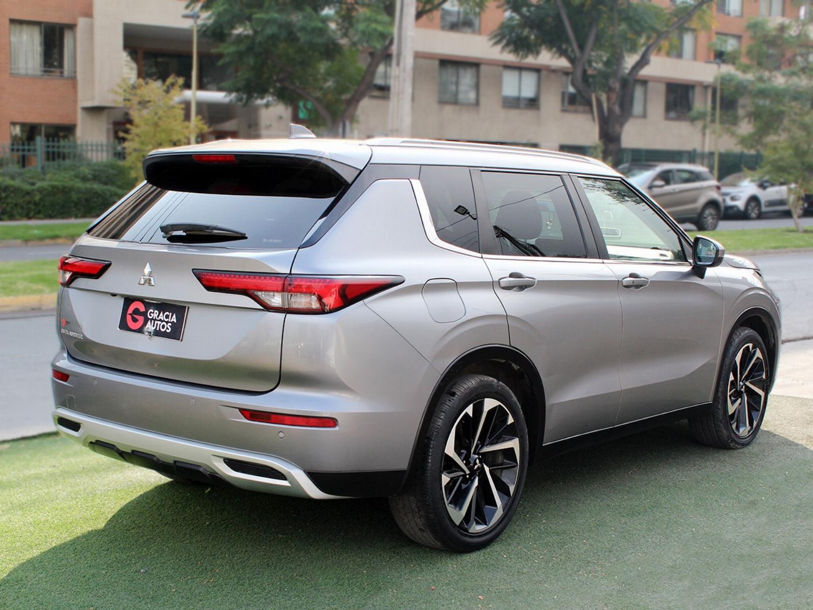 MITSUBISHI OUTLANDER GLS 4X4 2.5 AT 2023 - Imagen 4 de 8