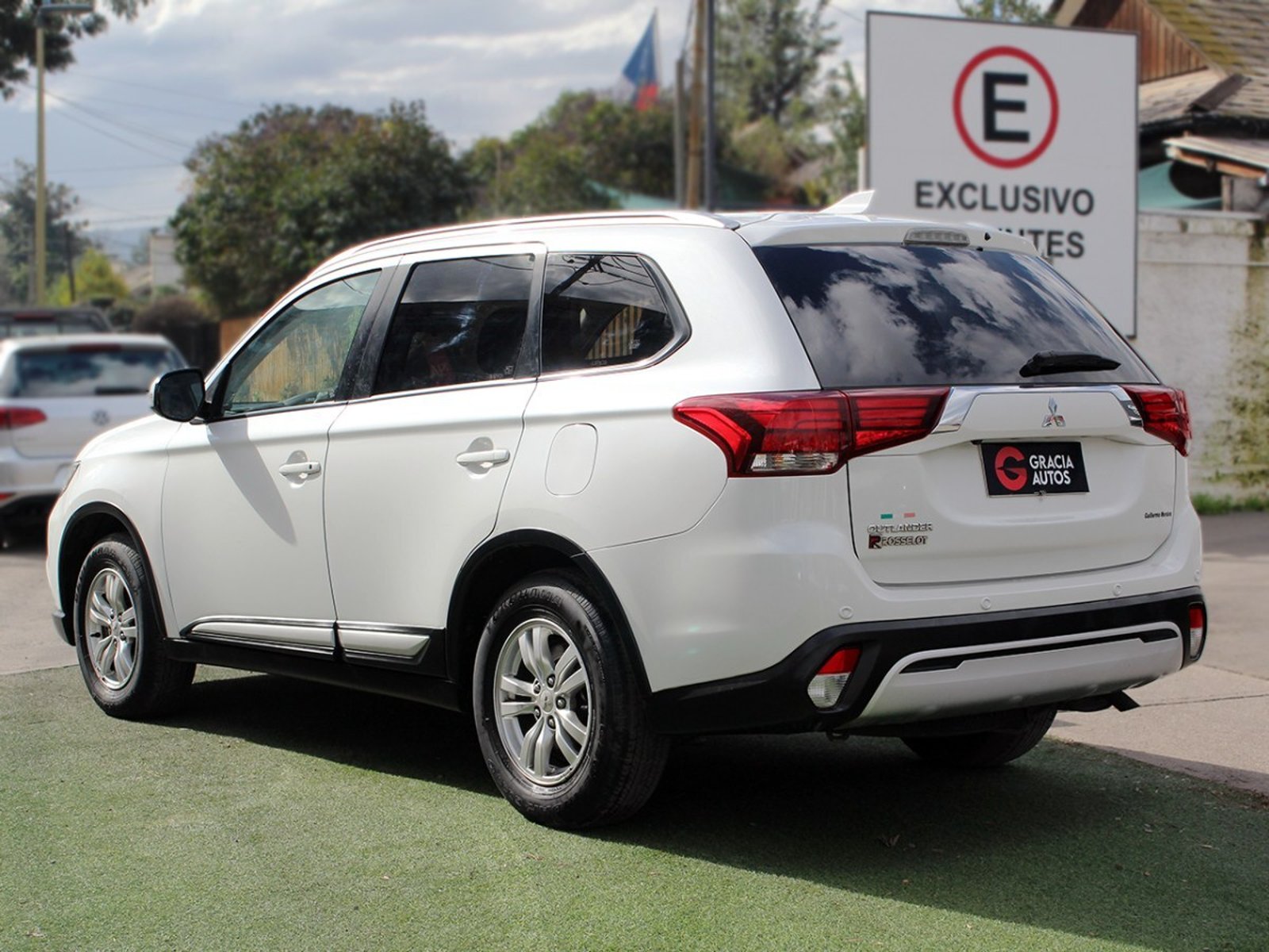 Mitsubishi OUTLANDER 2.0 4X2 AT 5P 2020 - Imagen 8 de 10