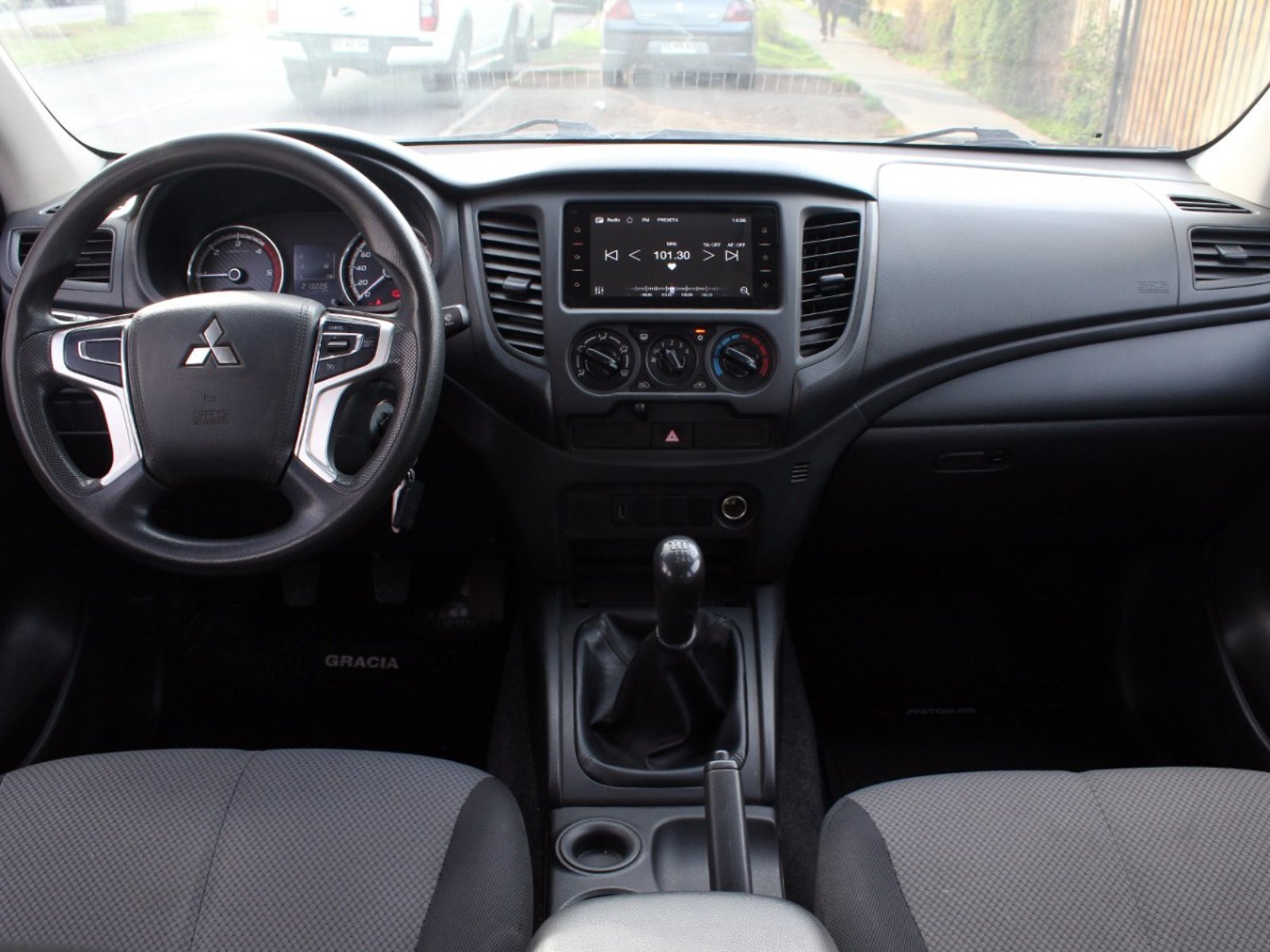 Mitsubishi L200 WORK CR 2.4 2023 - Imagen 9 de 10