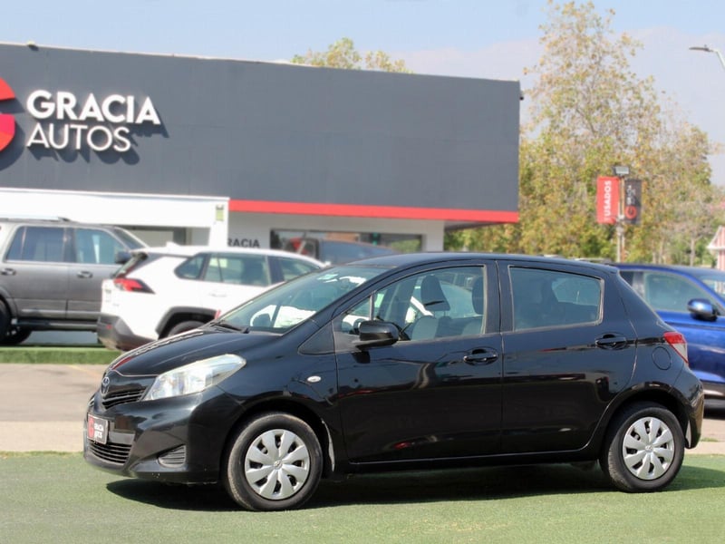 Toyota YARIS SPORT GLI 1.3 MT 2012