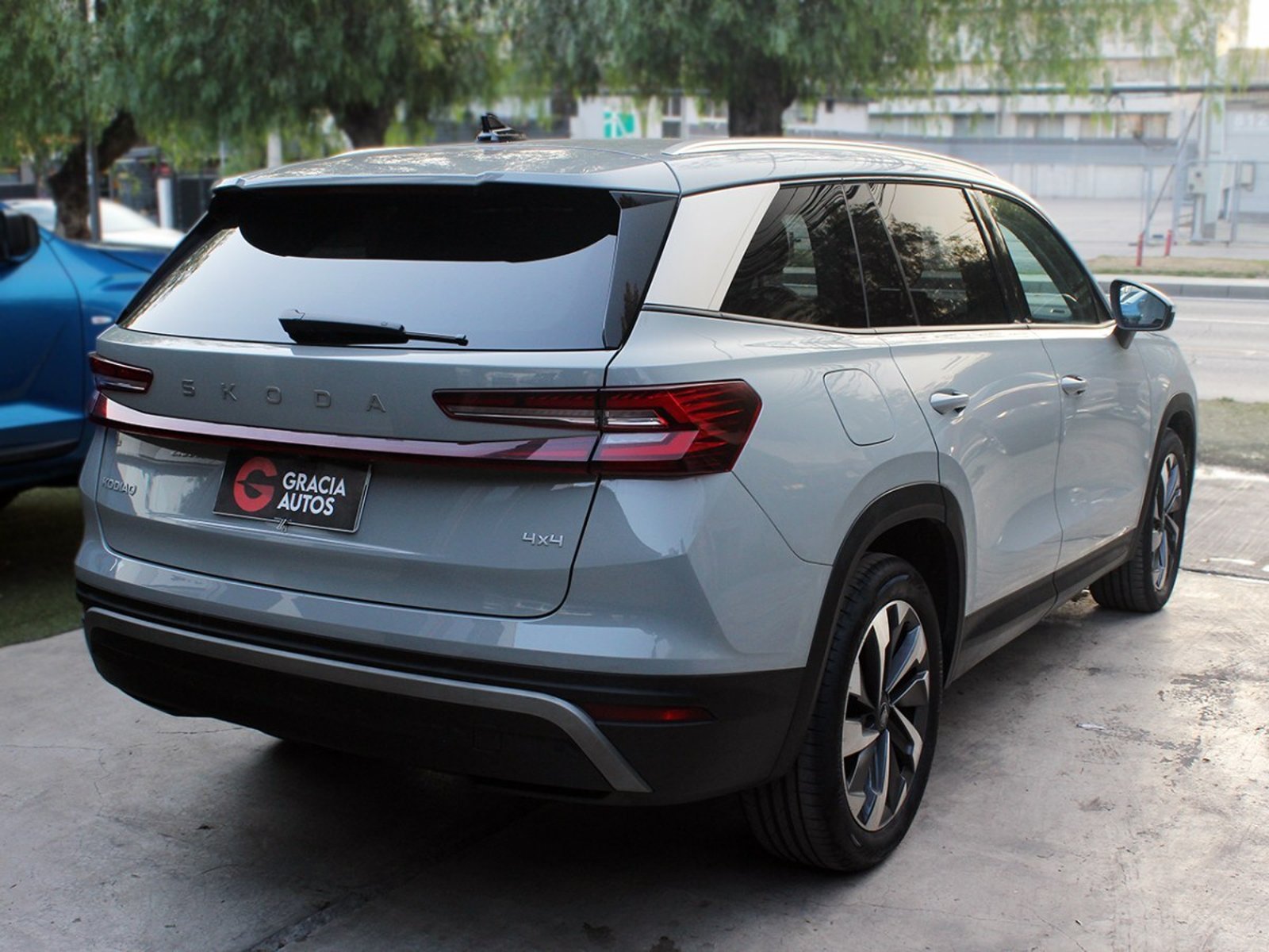 Skoda KODIAQ 2.0 TSI AUTO DESING 4WD 2025 - Foto 4 de 10