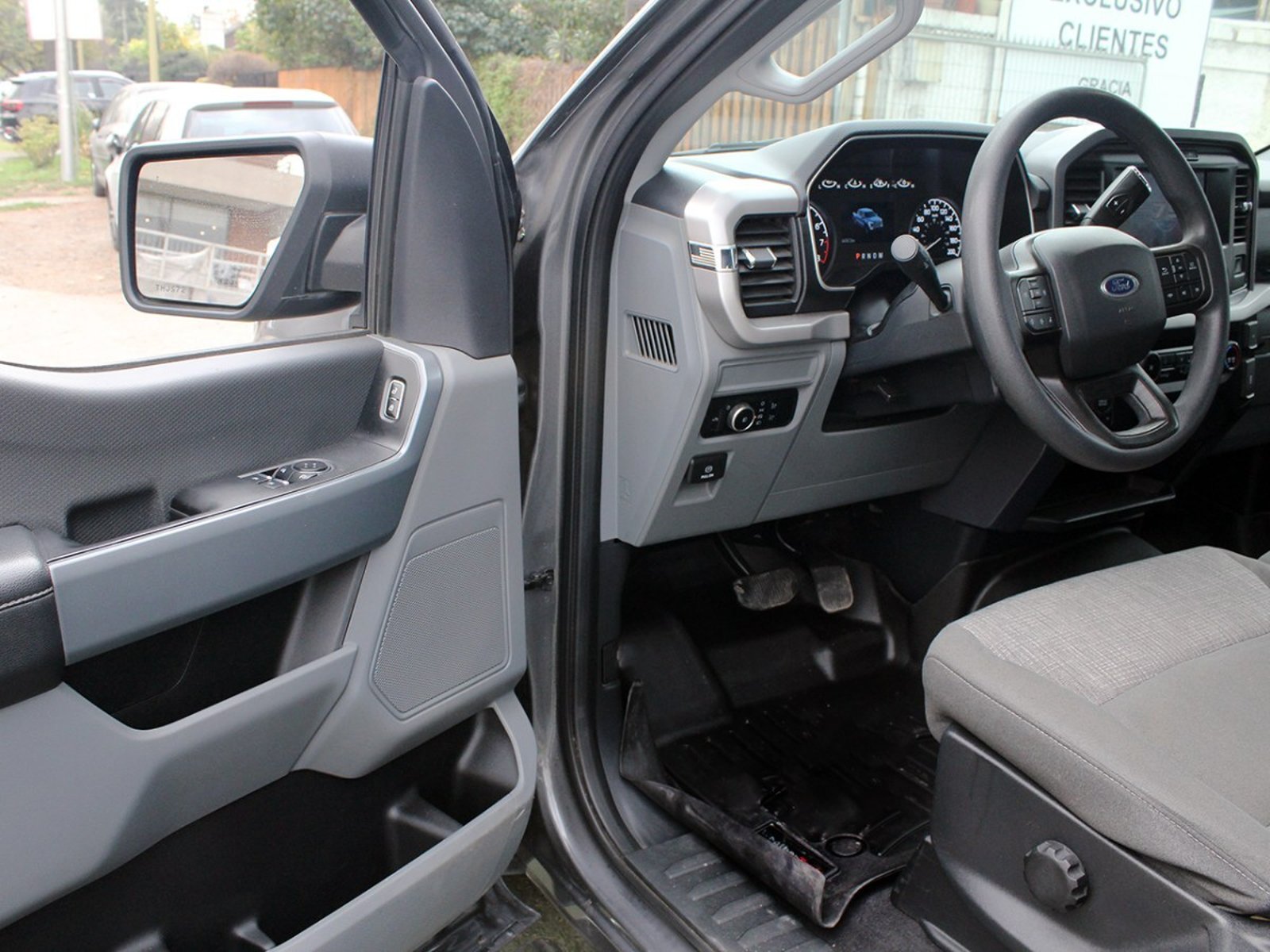 FORD F-150 XLT RC 4X4 3.3 AUT 2024 - Imagen 9 de 10