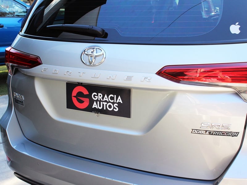 Toyota FORTUNER 2.7 SR5 4X2 AT 2025 - Imagen 7 de 10
