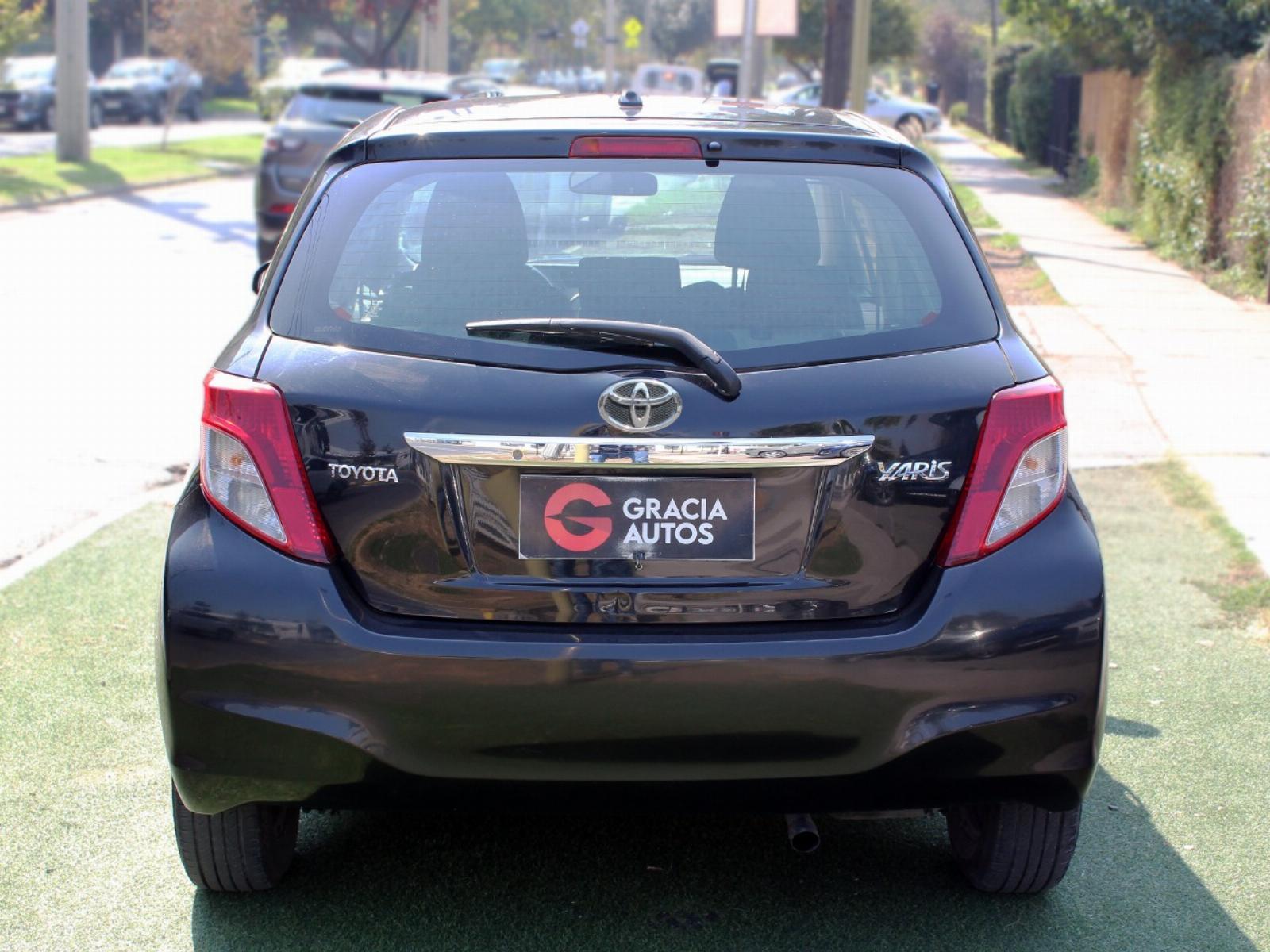 Toyota YARIS SPORT GLI 1.3 MT 2012 - Foto 5 de 8