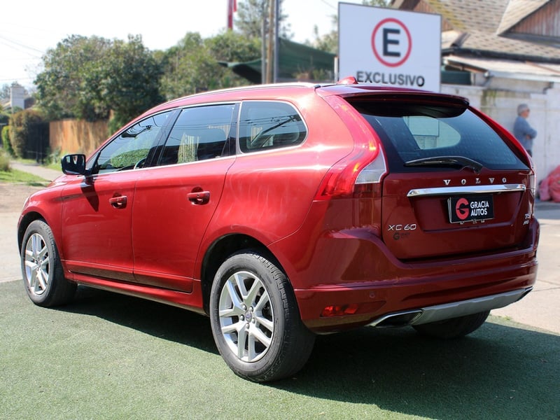 Volvo XC60 T5 2.0 AWD 2017 - Imagen 6 de 10