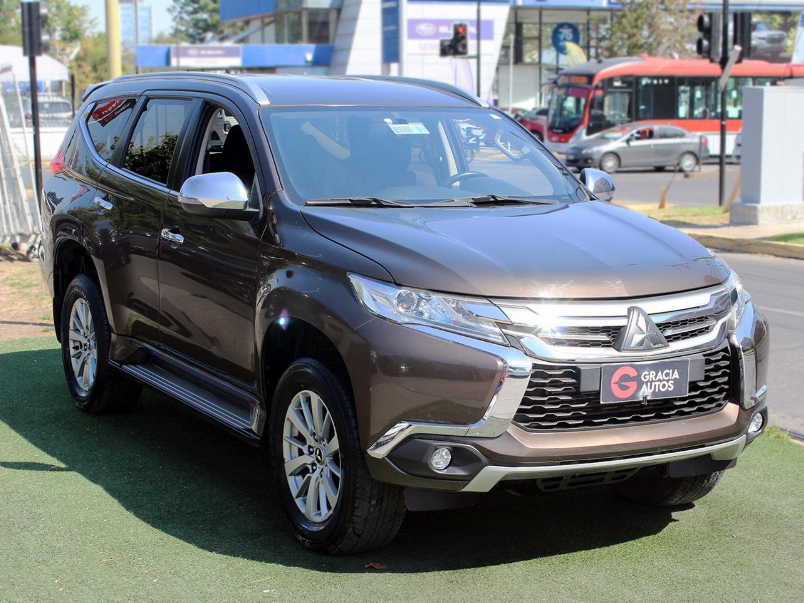 Mitsubishi MONTERO SPORT AT 4X2 2.4 DIESEL 2018 - Foto 2 de 8