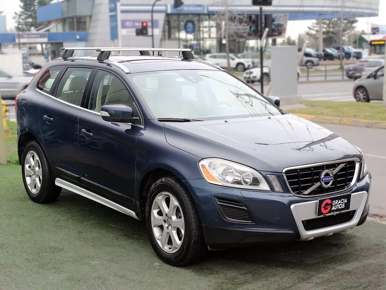 Volvo XC60 2.0 T5 PLUS 4X2 AT 5P 2013 - Foto 3 de 10