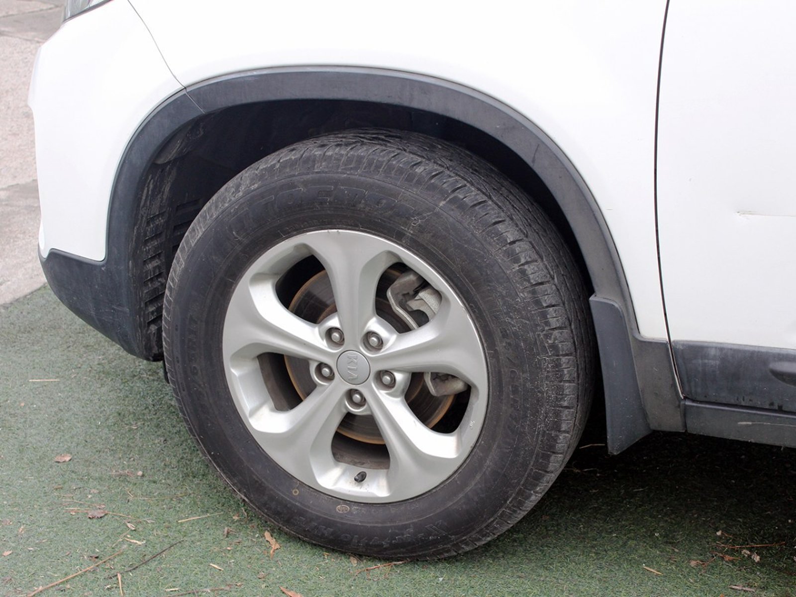 Kia SORENTO 2.2 EX DIESEL 4X2 7PAS 6MT 5P 2014 - Imagen 8 de 10