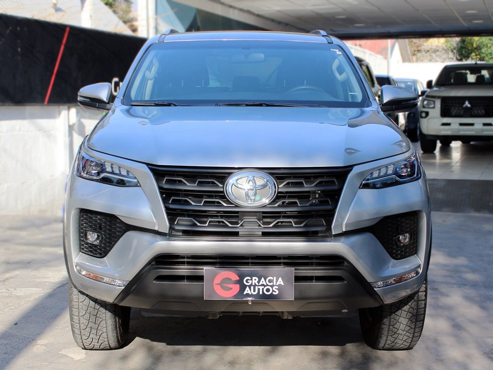 Toyota FORTUNER 2.7 SR5 4X2 AT 2025 - Foto 2 de 10