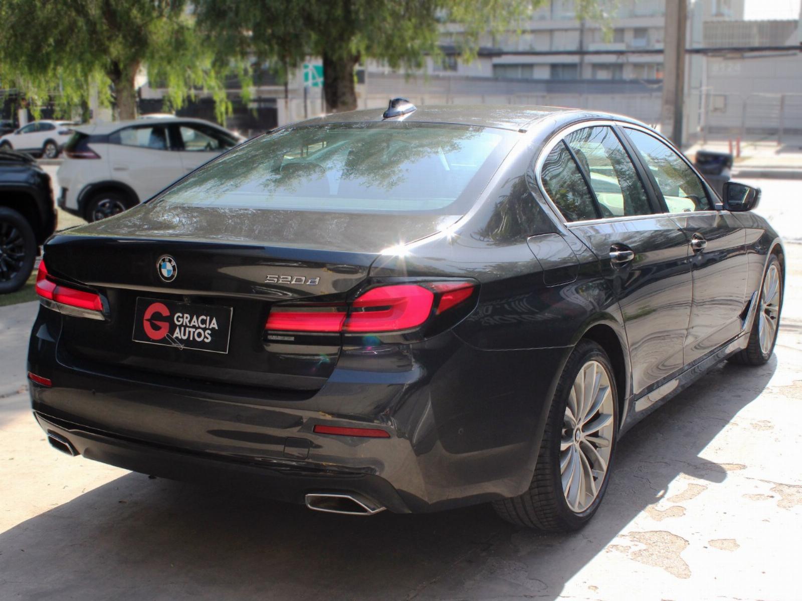 BMW 520 DIESEL 2.0 HERITAGE 2023 - Foto 4 de 10