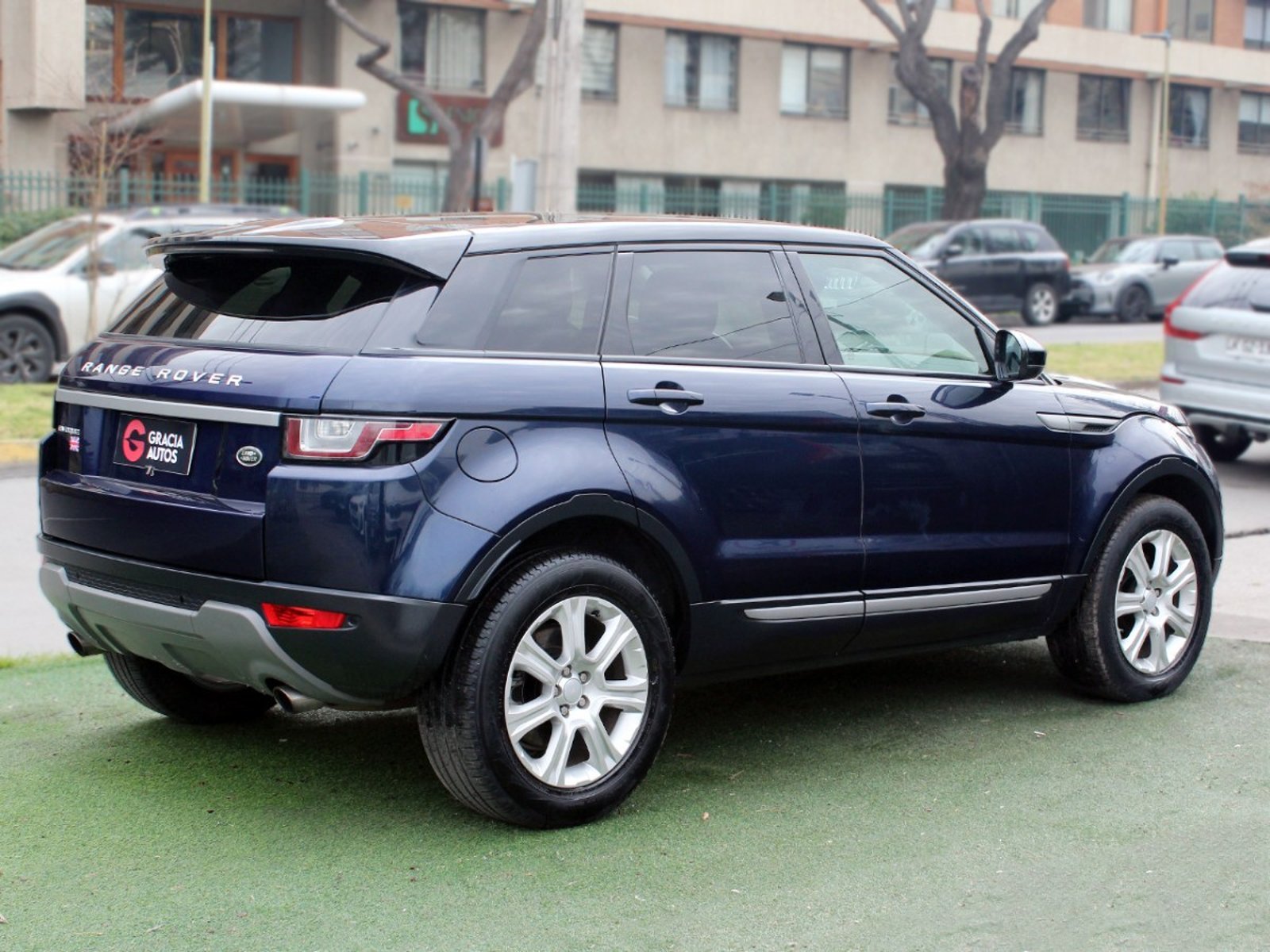 Land Rover RANGE ROVER EVOQUE 2.0 PURE 4X4 TECHO PANORAMICO 2019 - Foto 4 de 10