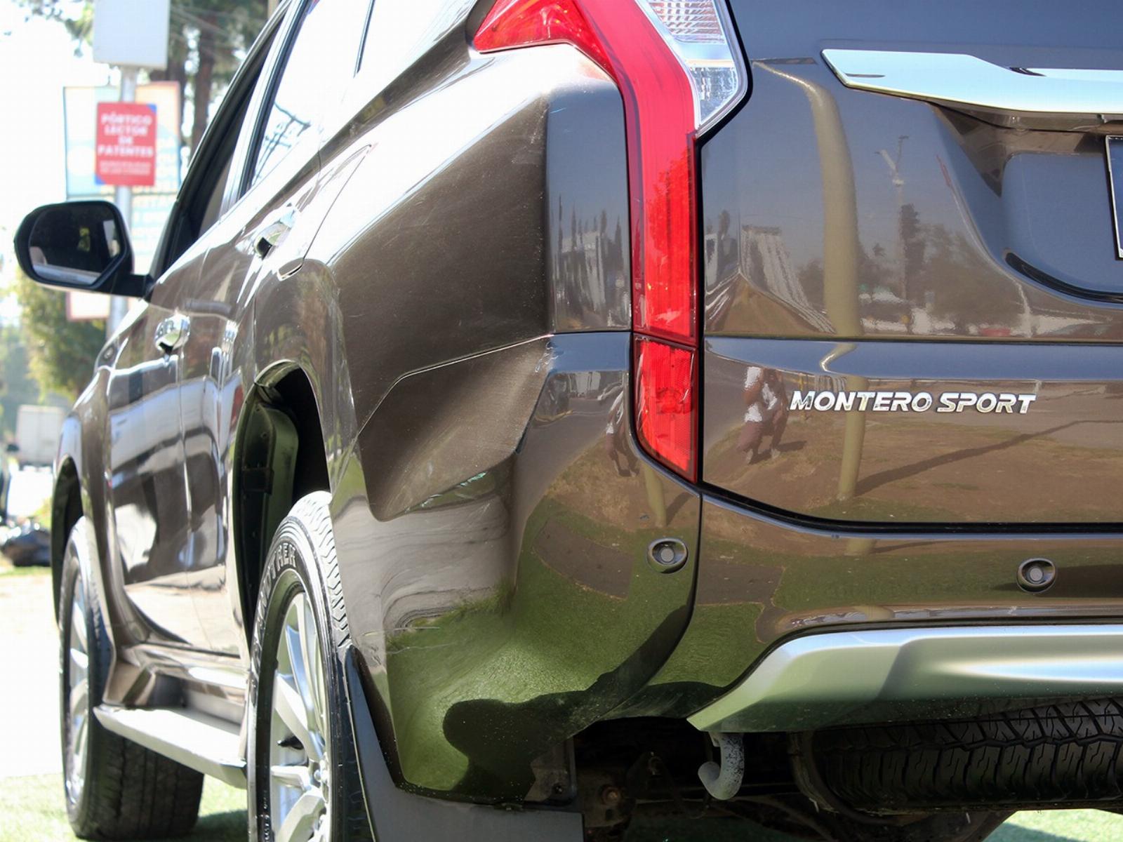 MITSUBISHI MONTERO SPORT AT 4X2 2.4 DIESEL 2018 - Imagen 4 de 5