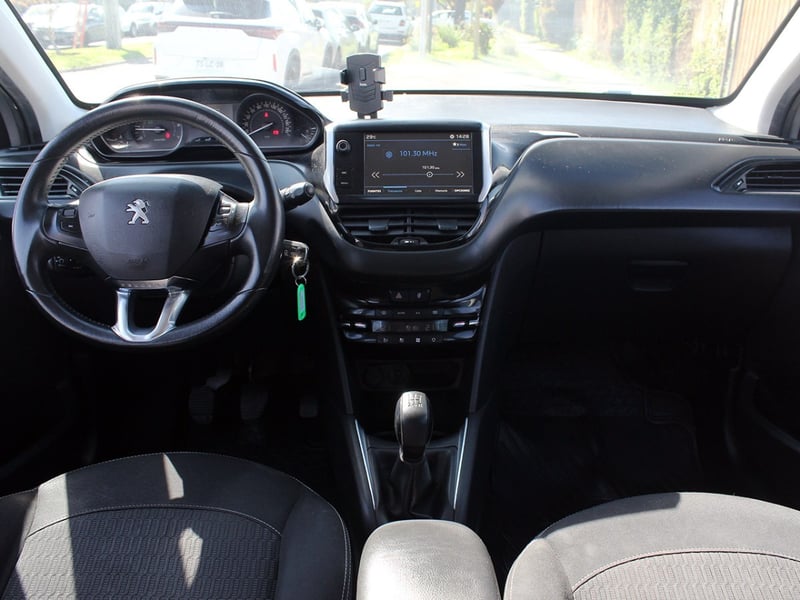 Peugeot 208 1.2 ACTIVE PURETECH 4X2 MT 5P 2018 - Imagen 9 de 10
