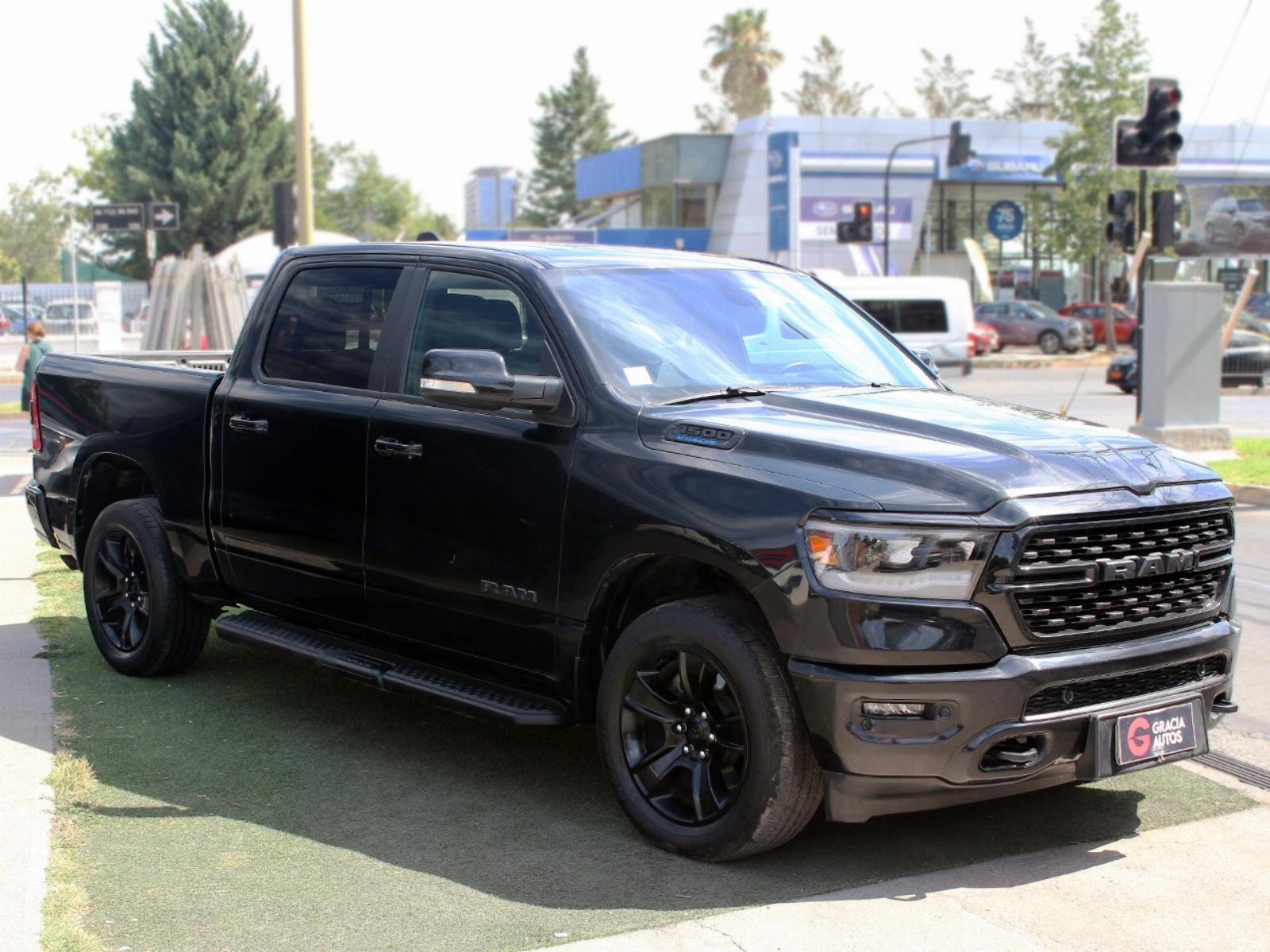 RAM 1500 BIG HORN CREW 4X4 3.6 AUT 2023 - Foto 2 de 8