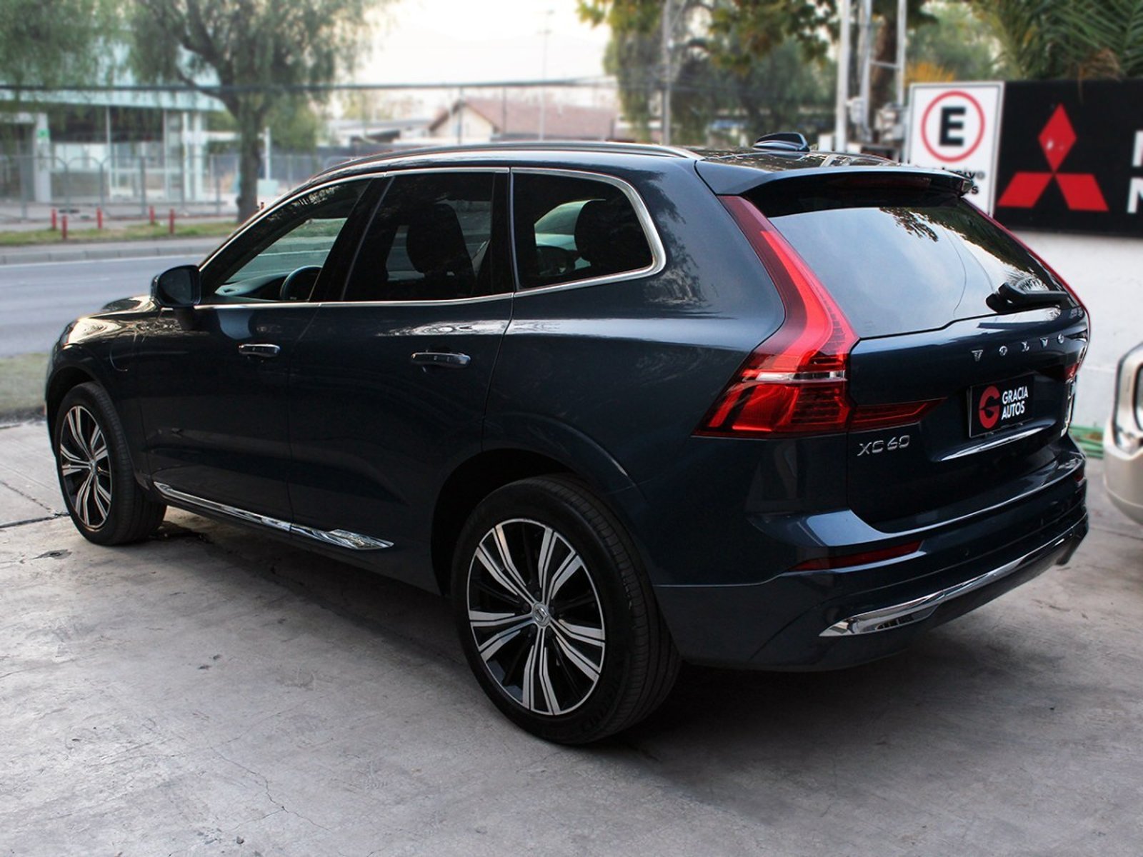 VOLVO XC60 T8 RECHARGE AWD 2.0 INSCRIPTION 2022 - Imagen 6 de 10