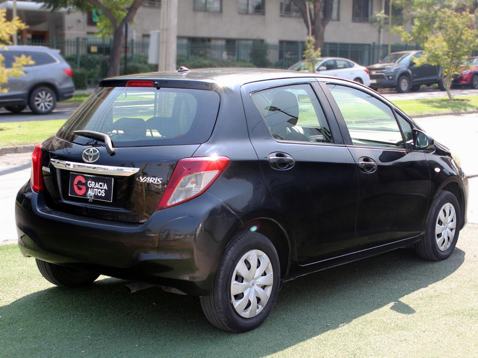 Toyota YARIS SPORT GLI 1.3 MT 2012 - Foto 4 de 8