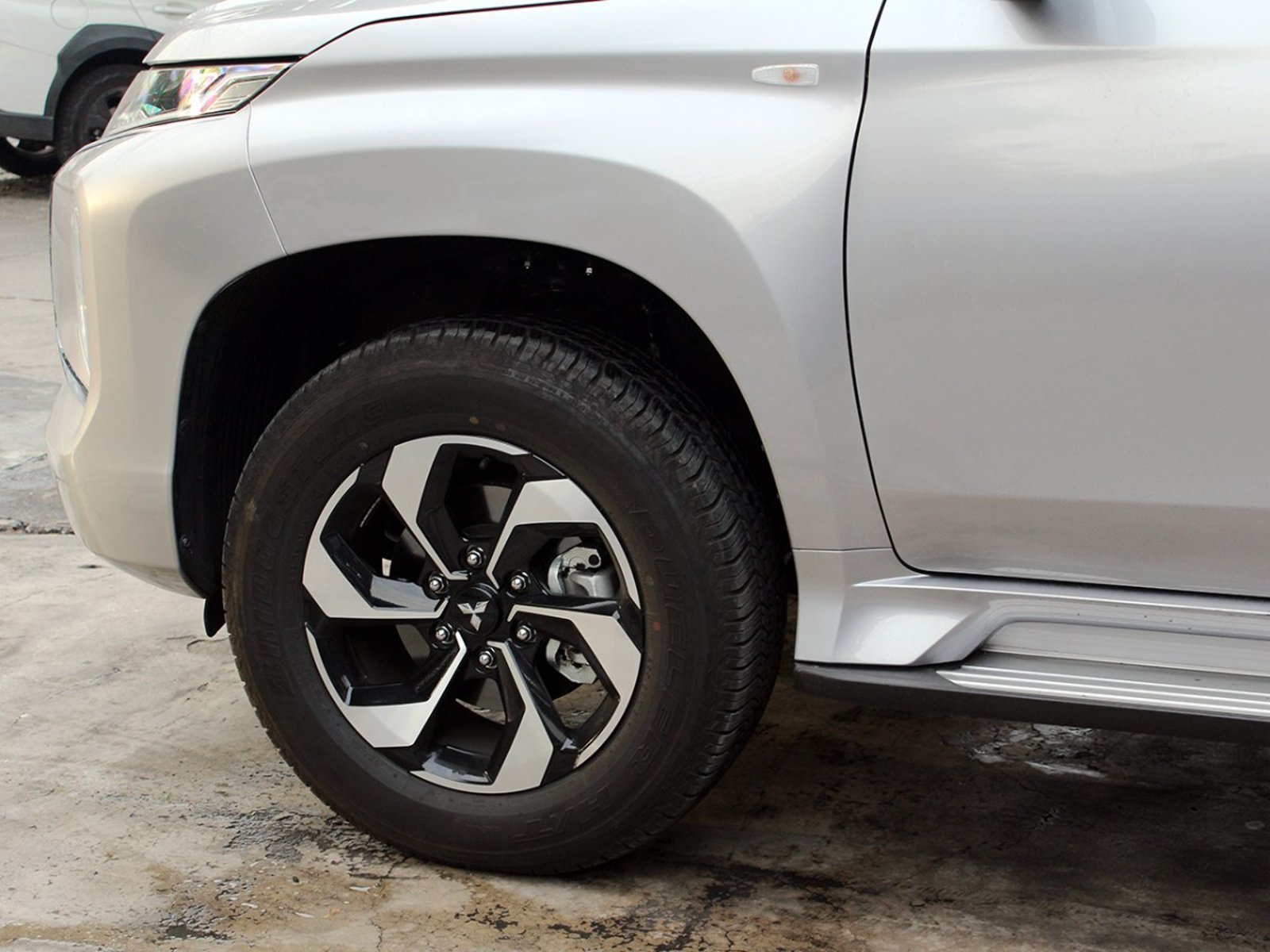 MITSUBISHI MONTERO SPORT 3.0 2WD AT 2025 - Imagen 8 de 10