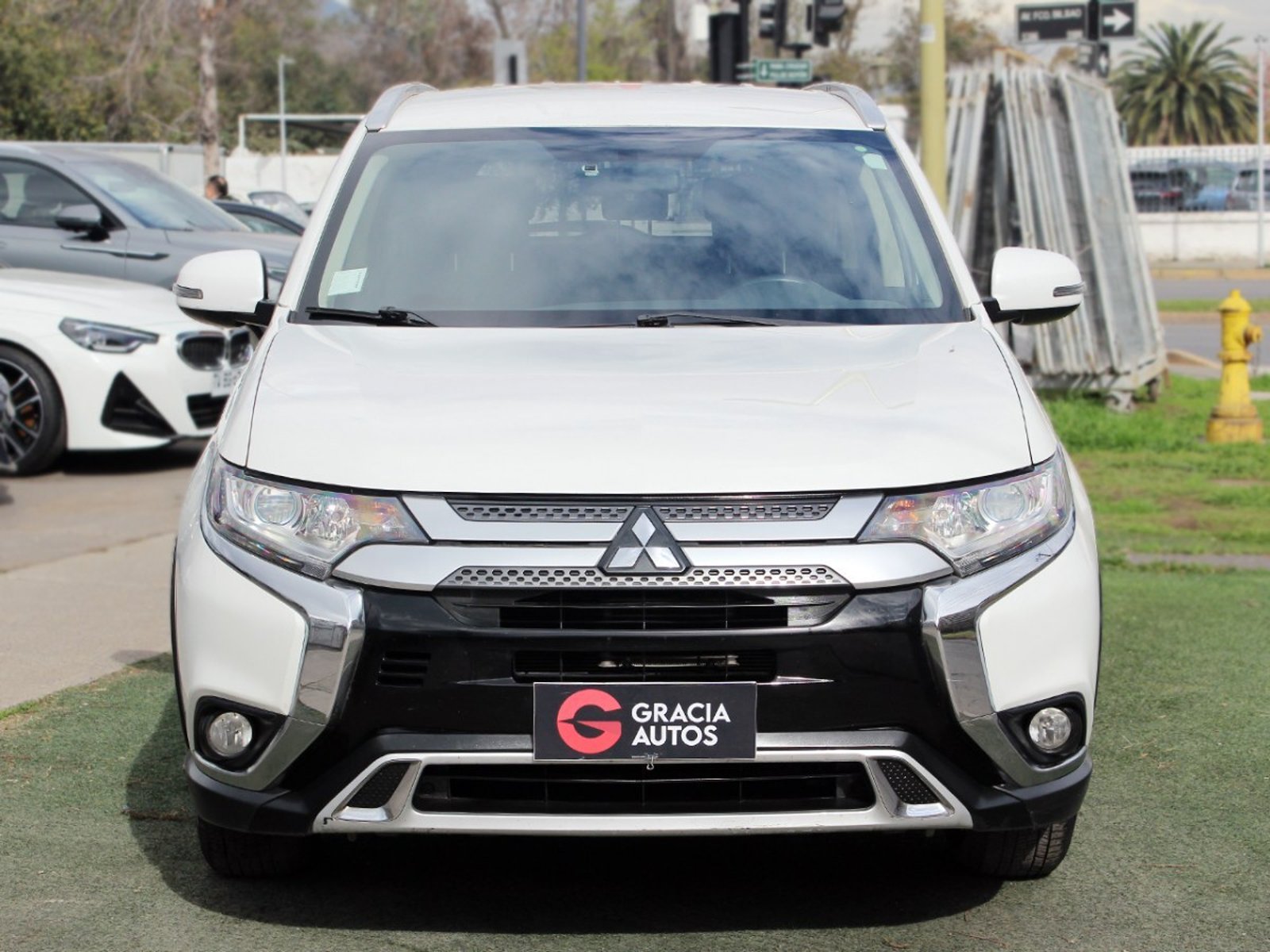 Mitsubishi OUTLANDER 2.0 4X2 AT 5P 2020 - Foto 2 de 10