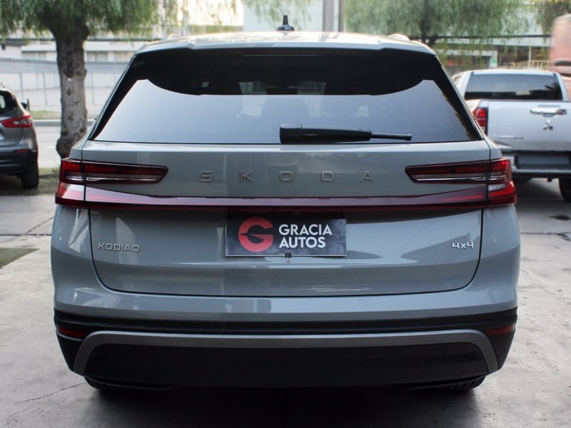 Skoda KODIAQ 2.0 TSI AUTO DESING 4WD 2025 - Imagen 5 de 10