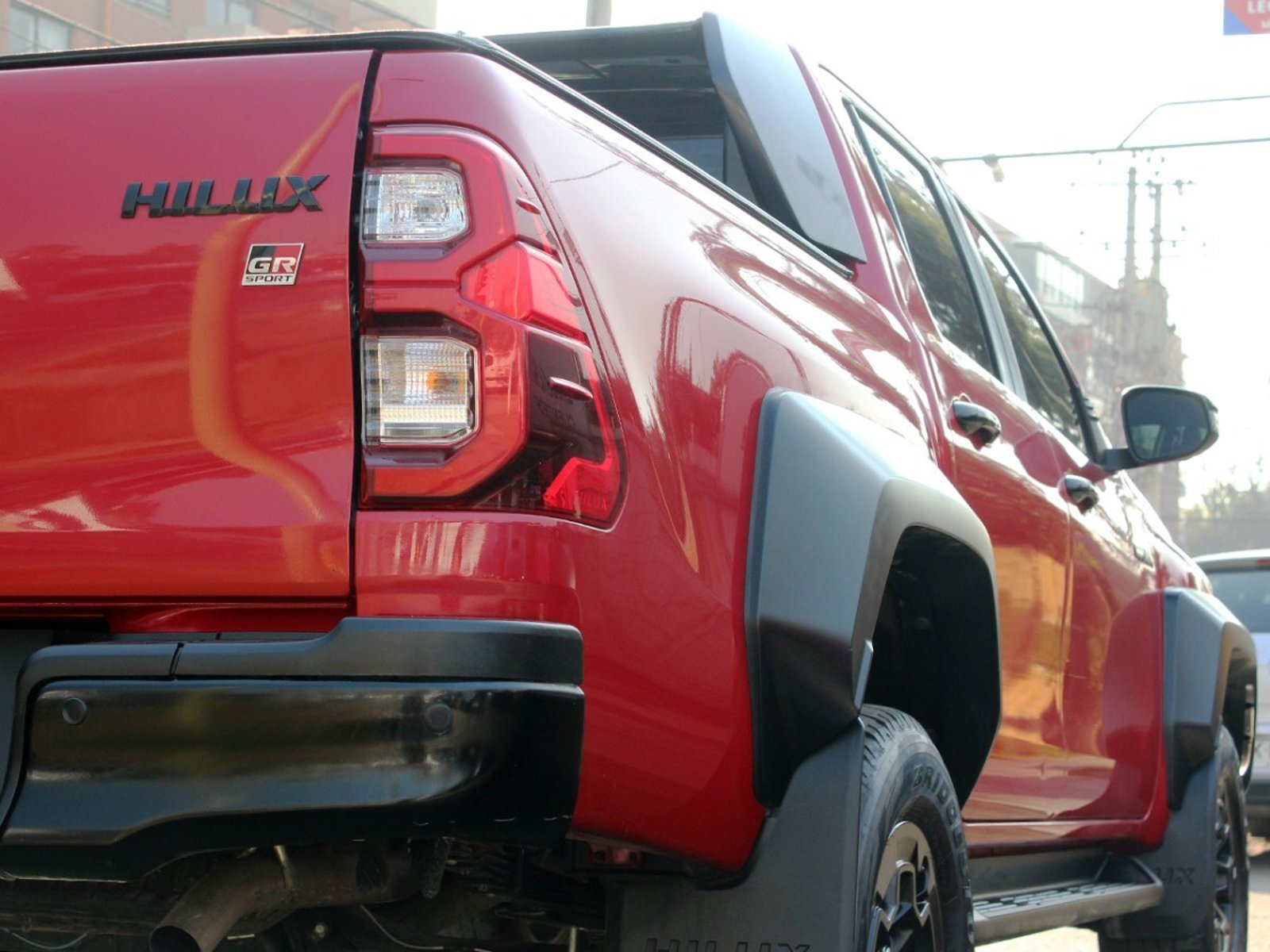 TOYOTA HILUX 2.8 GR-S DIESEL 4X4 AT 2024 - Imagen 7 de 10