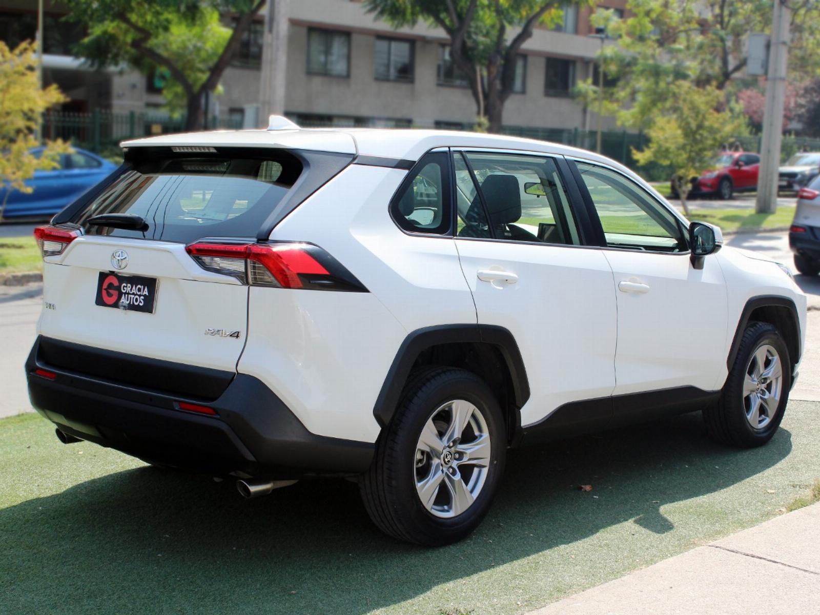 TOYOTA RAV 4 LE 2.0 2022 - Imagen 4 de 8