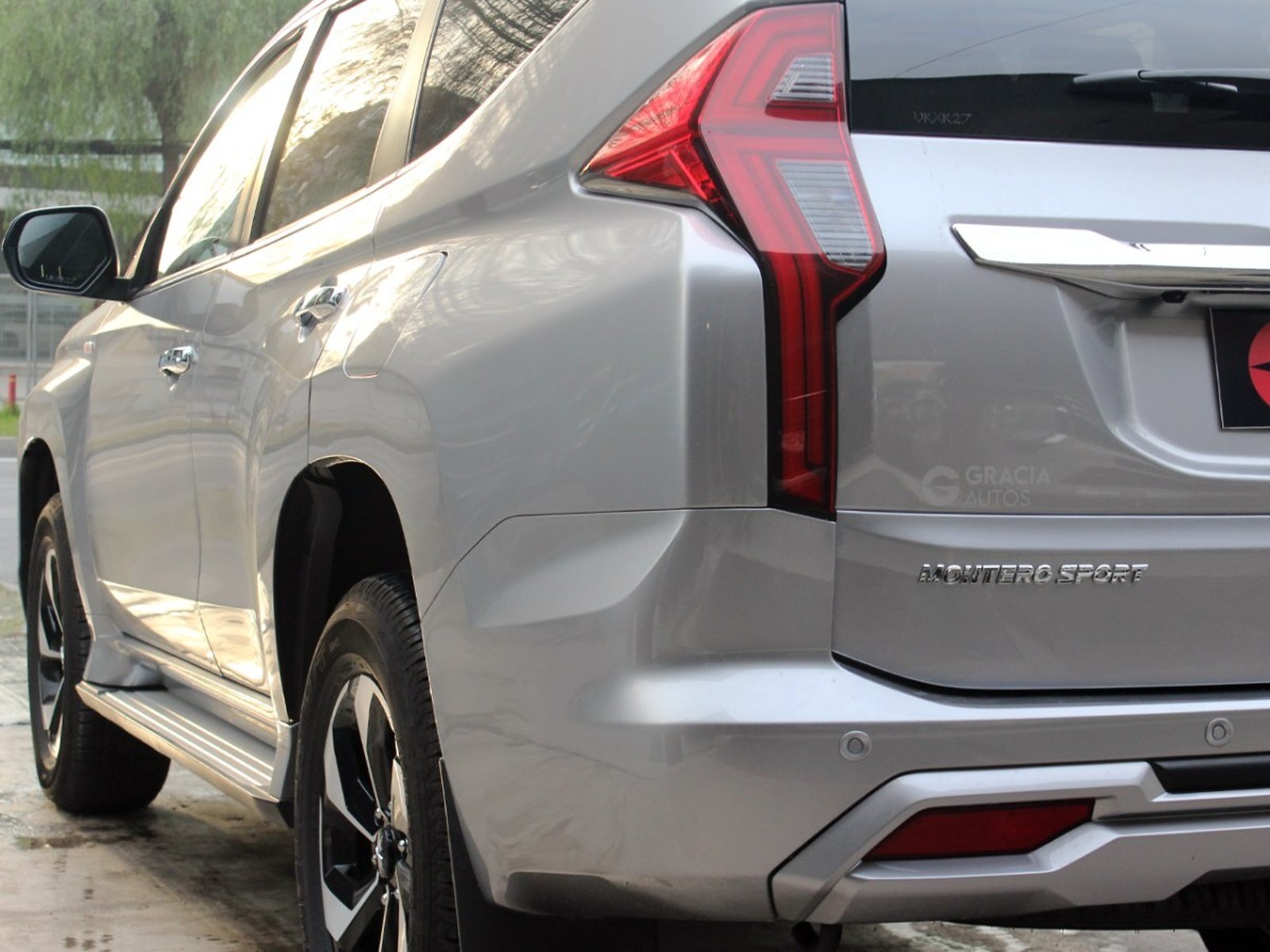 MITSUBISHI MONTERO SPORT 3.0 2WD AT 2025 - Imagen 7 de 10