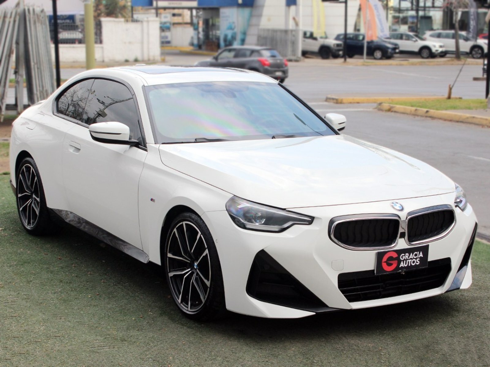 BMW 220 2.0 M SPORT COUPE PANTALLA CURVA 2025 - Foto 3 de 10